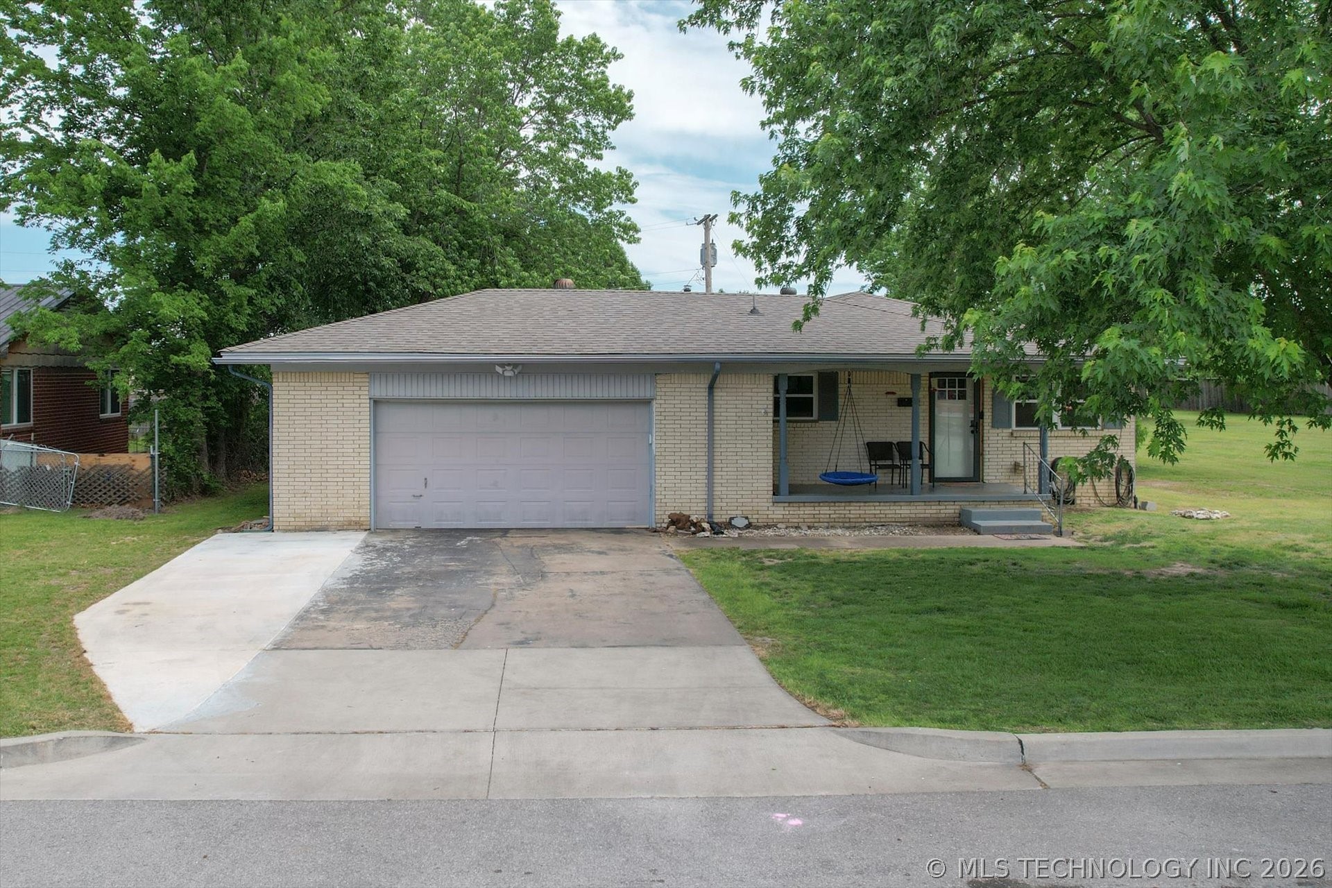 1225 S Russell Street Skiatook OK 74070