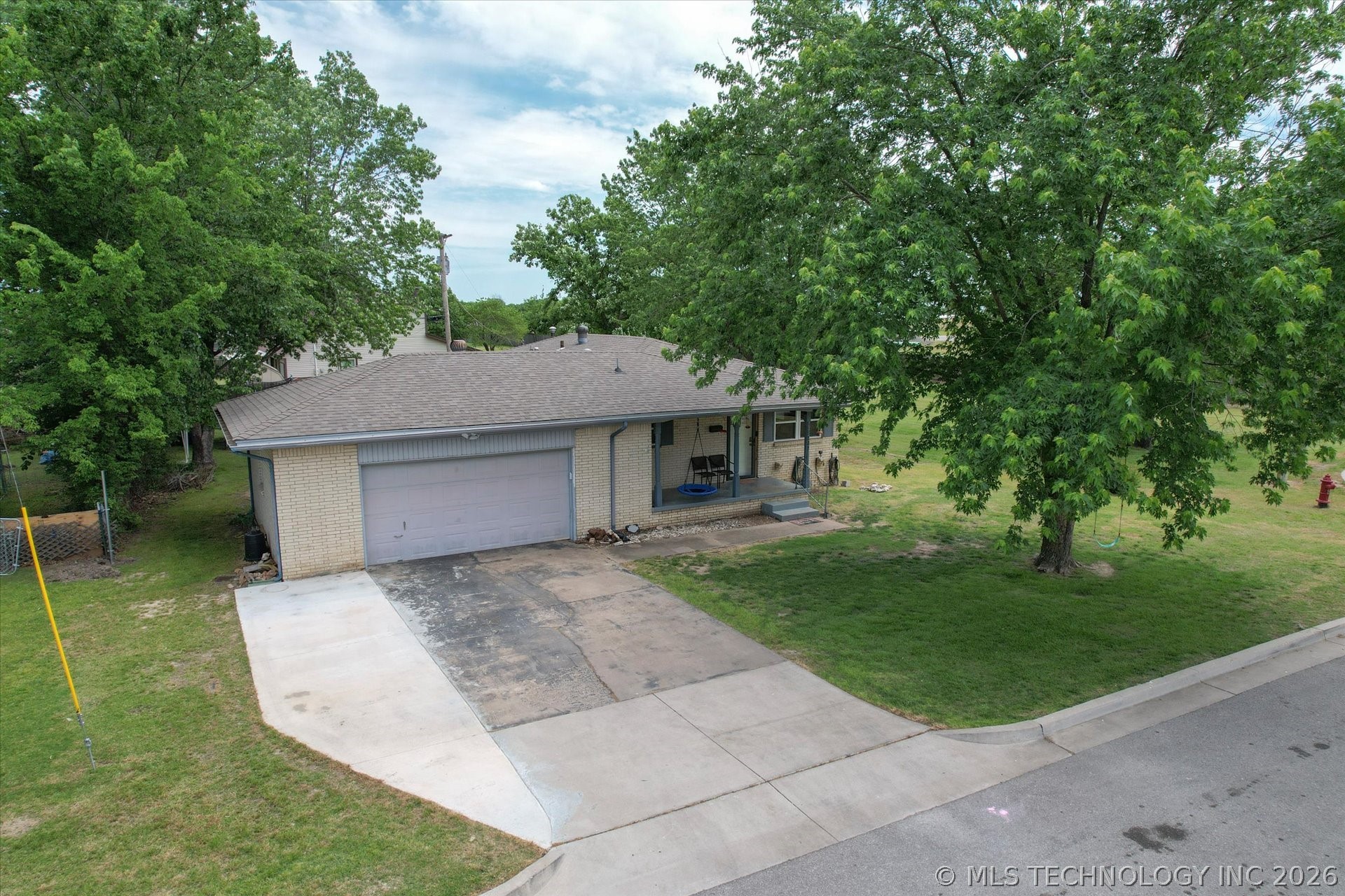 1225 S Russell Street Skiatook OK 74070