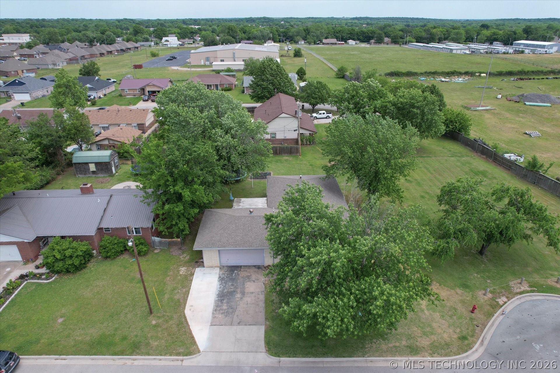 1225 S Russell Street Skiatook OK 74070