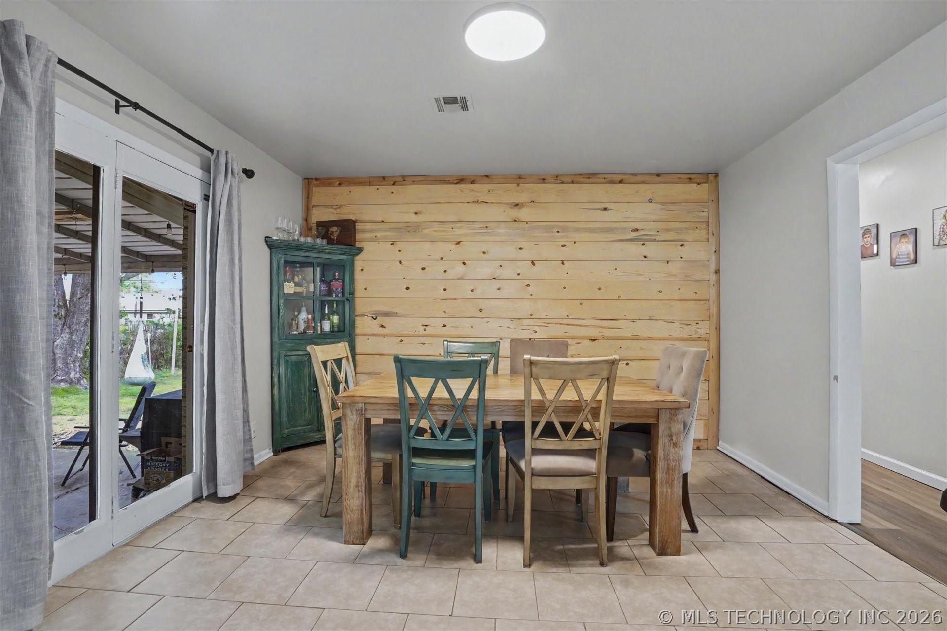 1225 S Russell Street Skiatook OK 74070