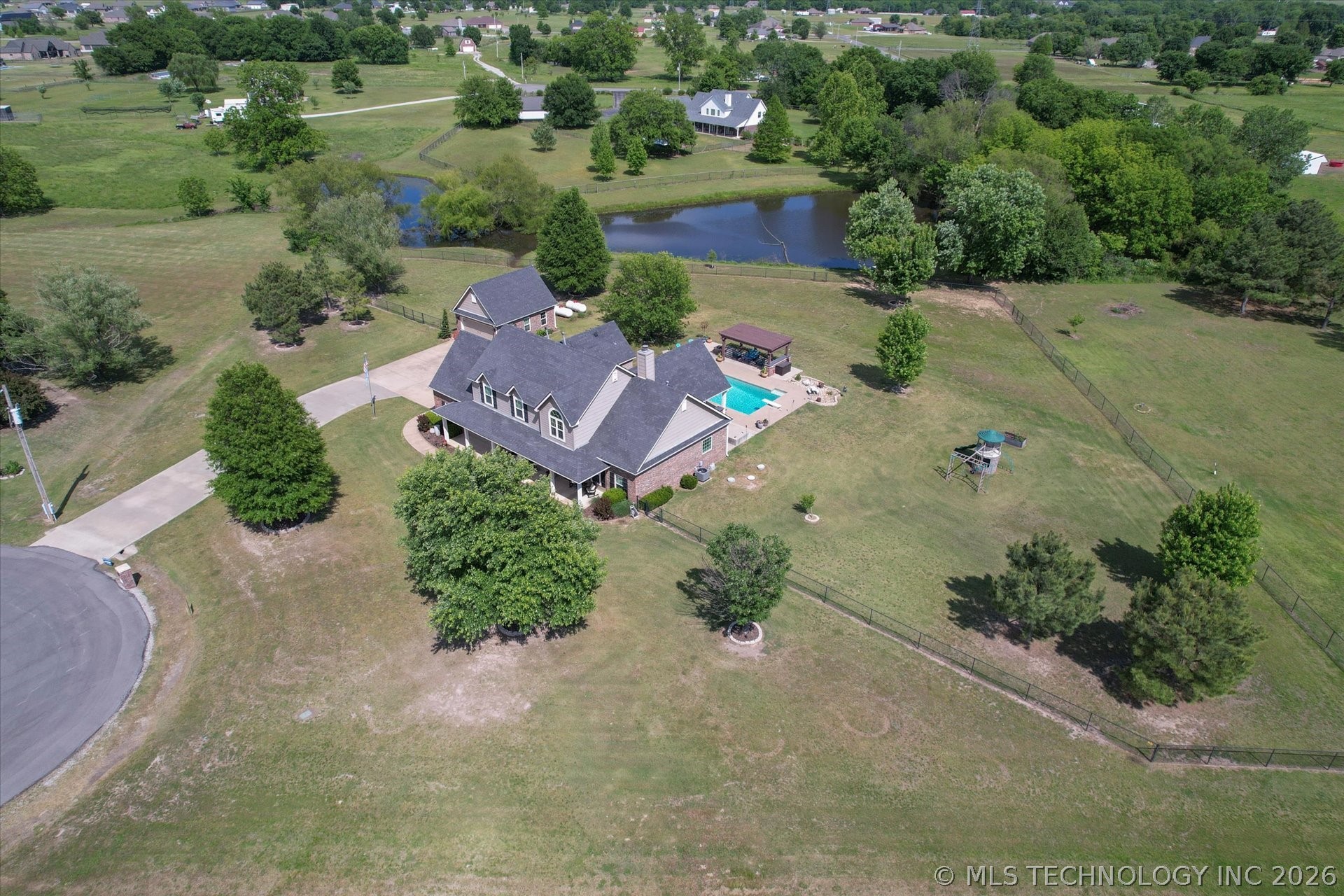2406 E Fairfield Court Oologah OK 74053