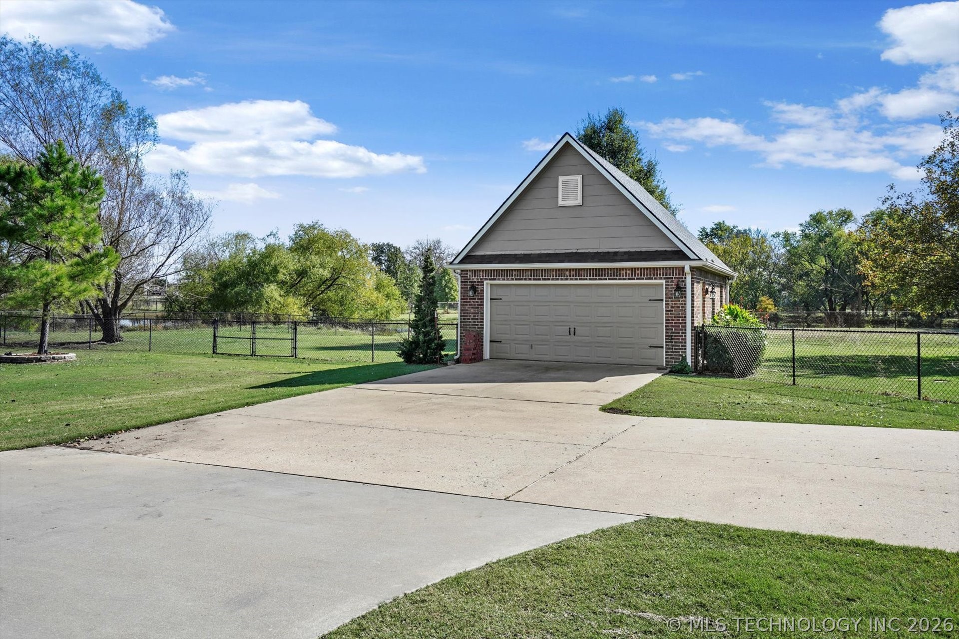 2406 E Fairfield Court Oologah OK 74053