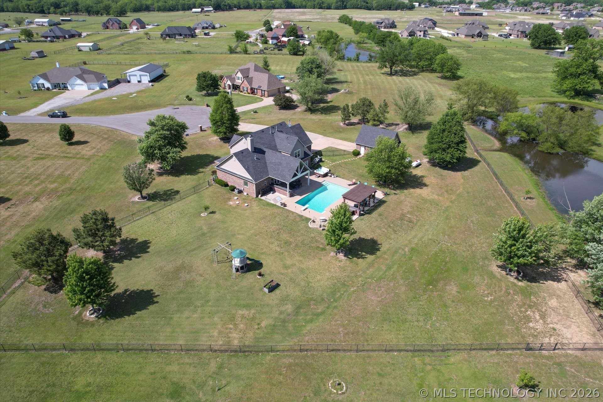 2406 E Fairfield Court Oologah OK 74053