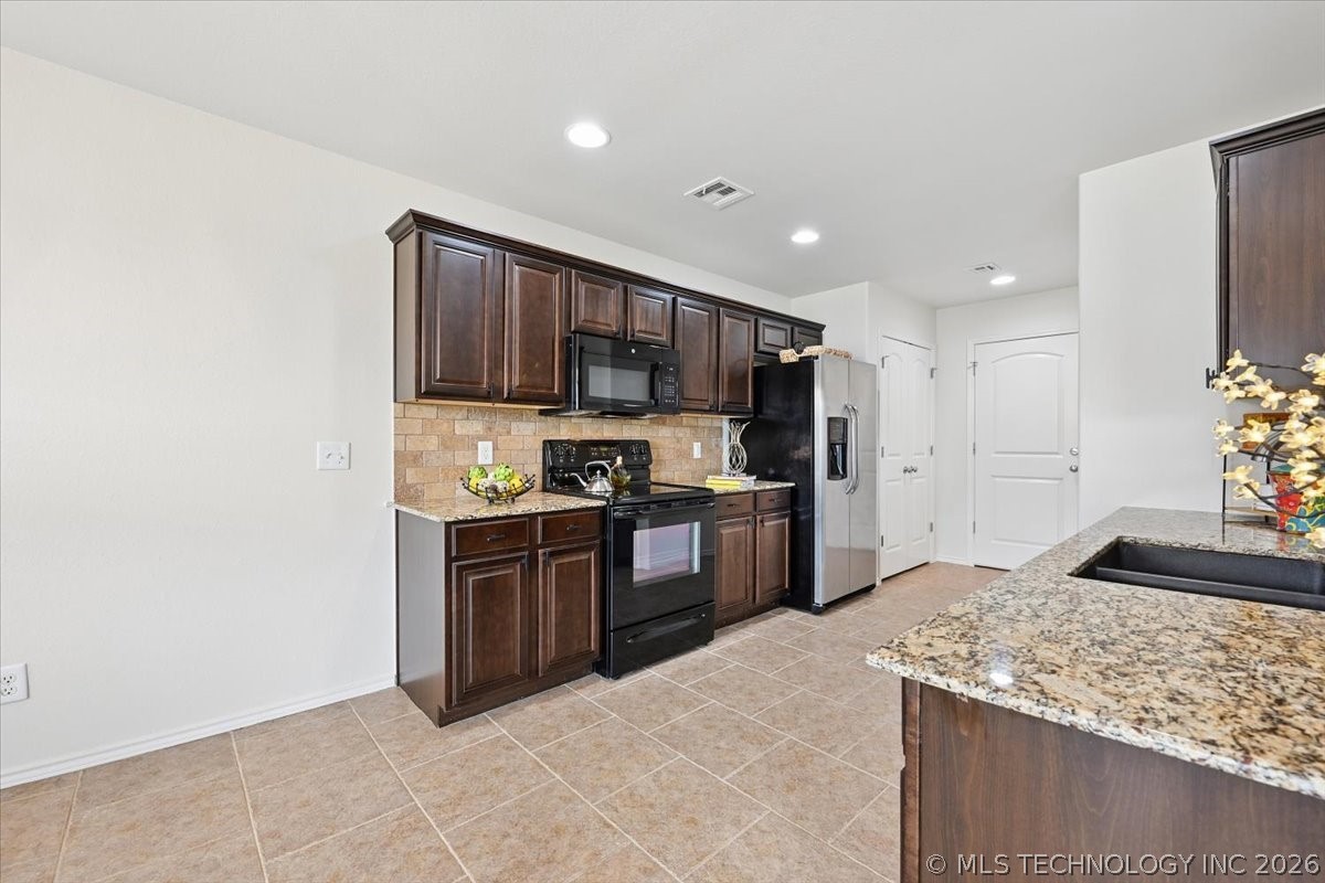 2425 S Oak Avenue Broken Arrow OK 74012