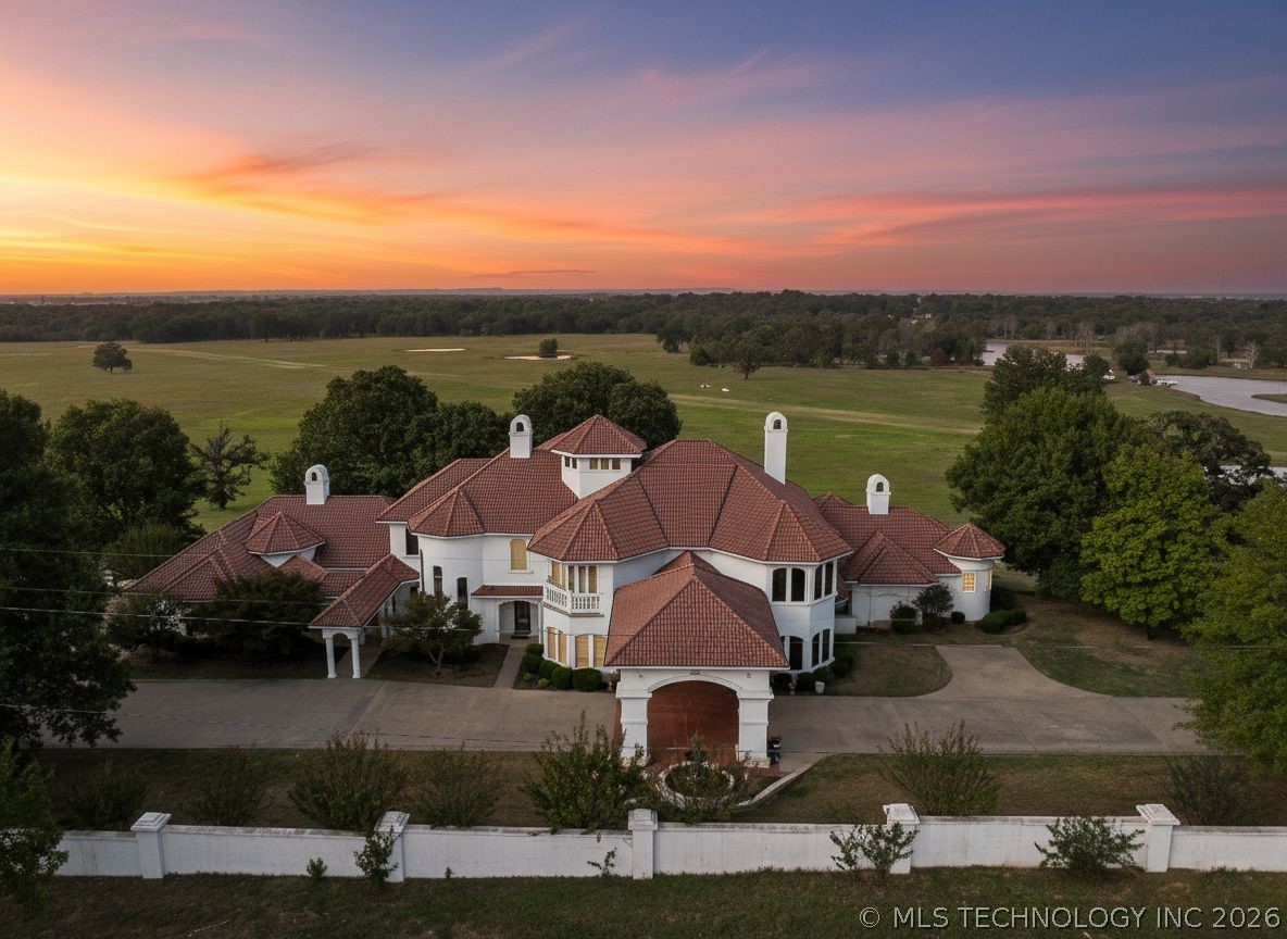 800 W Pryor Avenue Pocola OK 74902