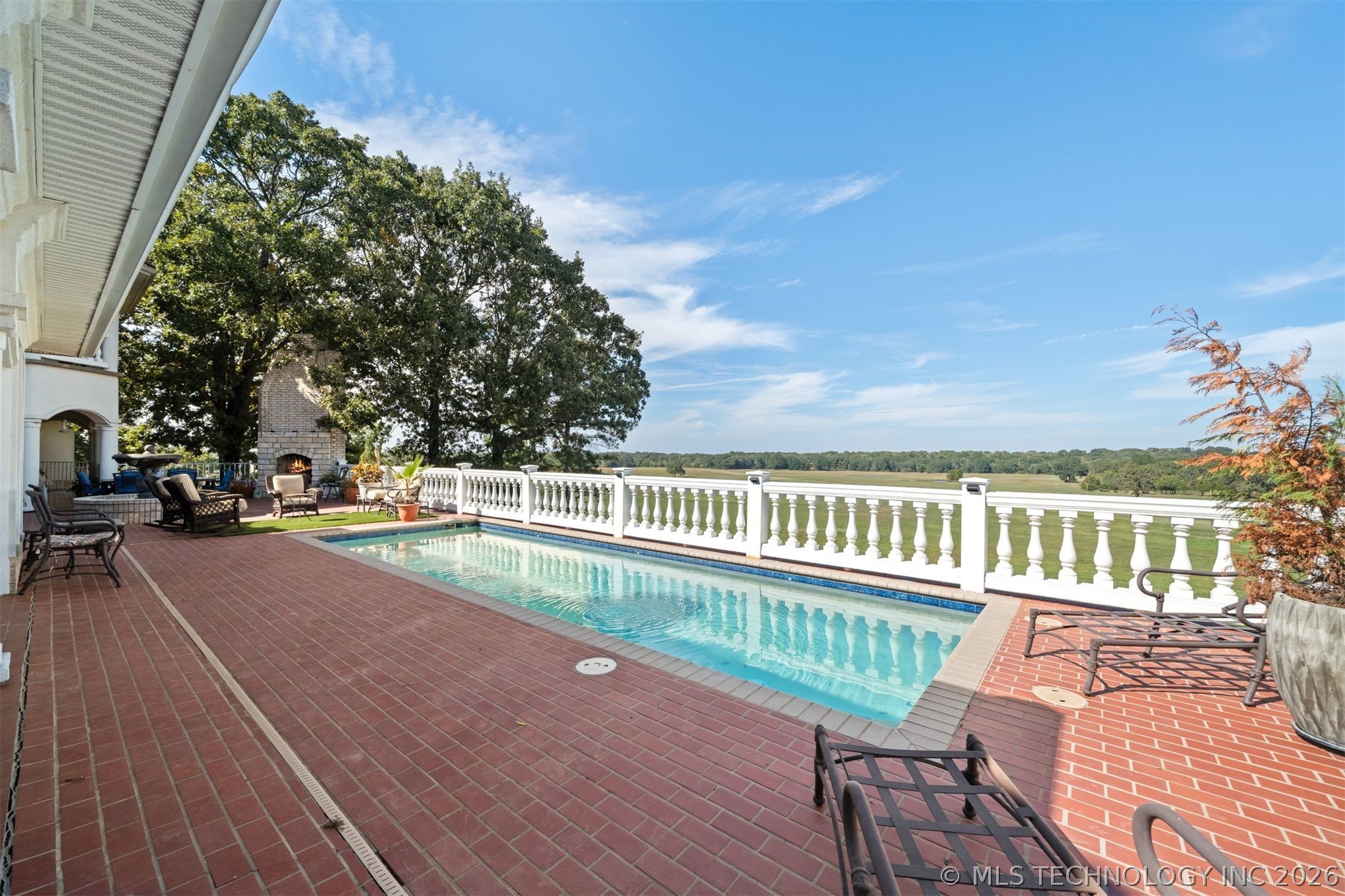 800 W Pryor Avenue Pocola OK 74902