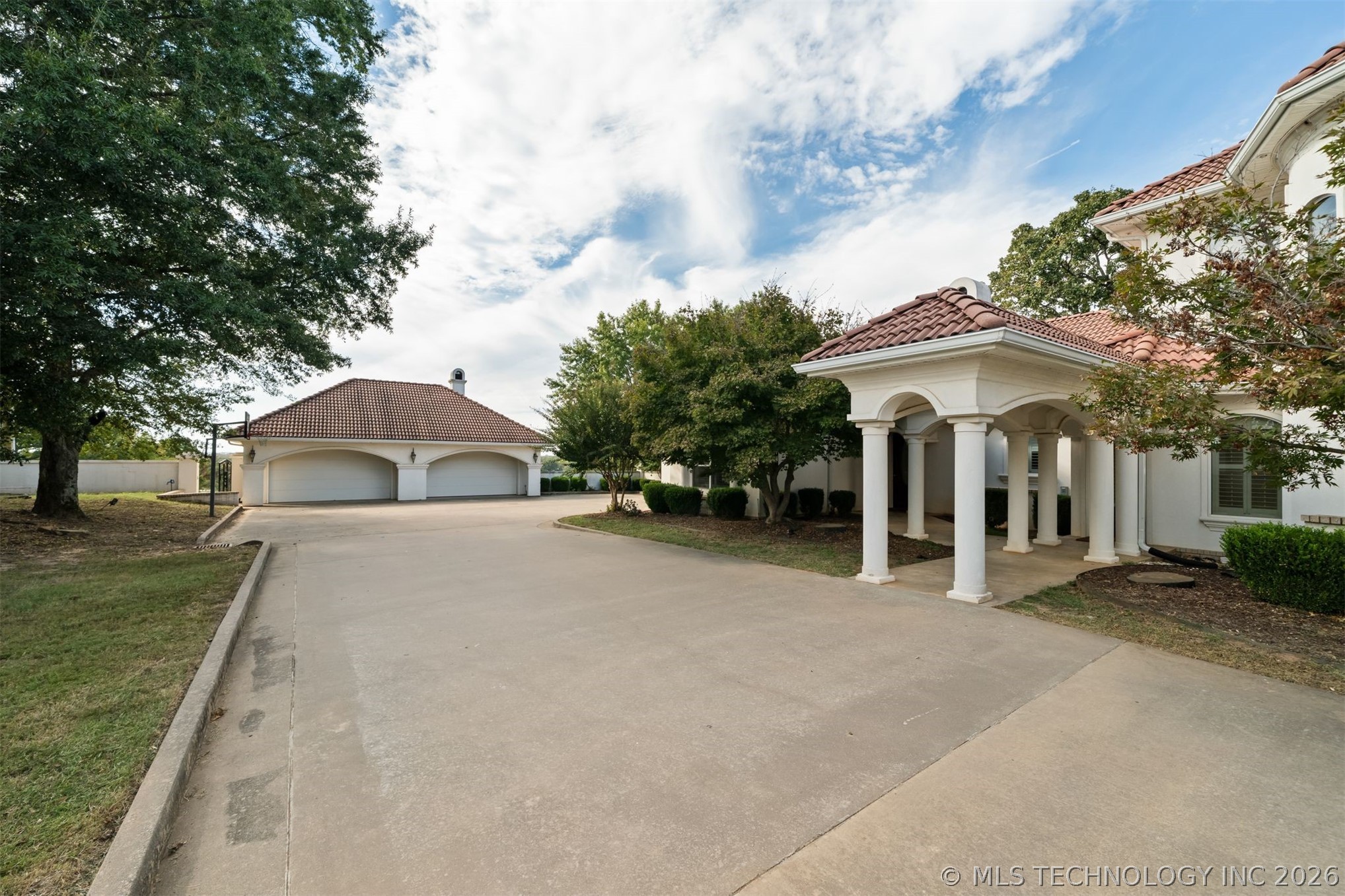 800 W Pryor Avenue Pocola OK 74902