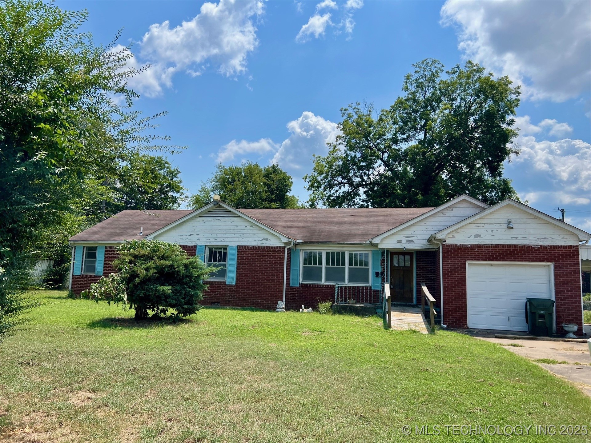 1636 E 4th Street Okmulgee OK 74447