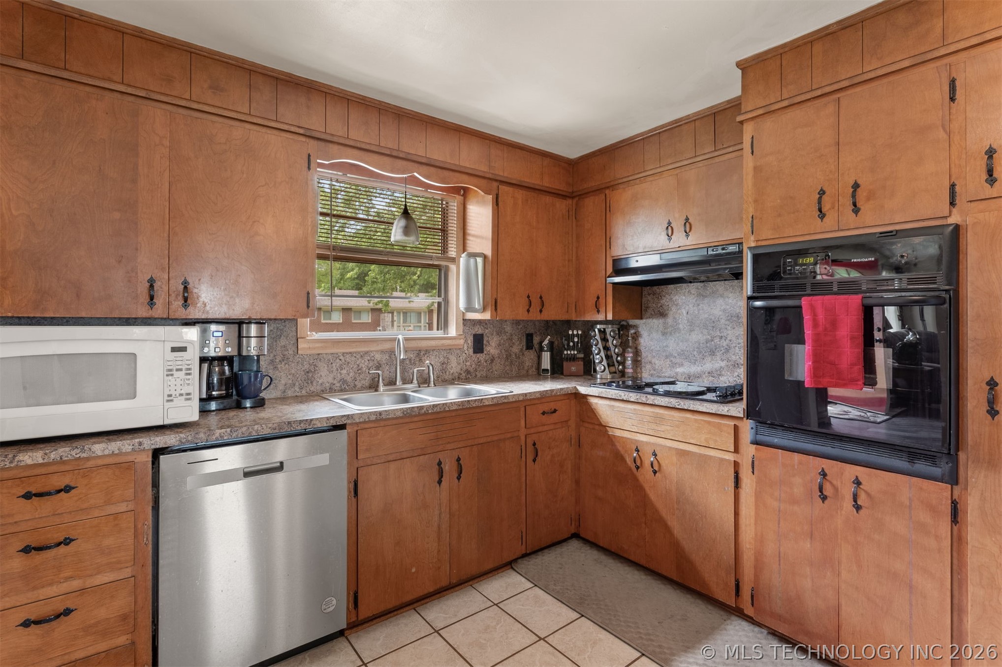 7859 E Newton Street Tulsa OK 74115