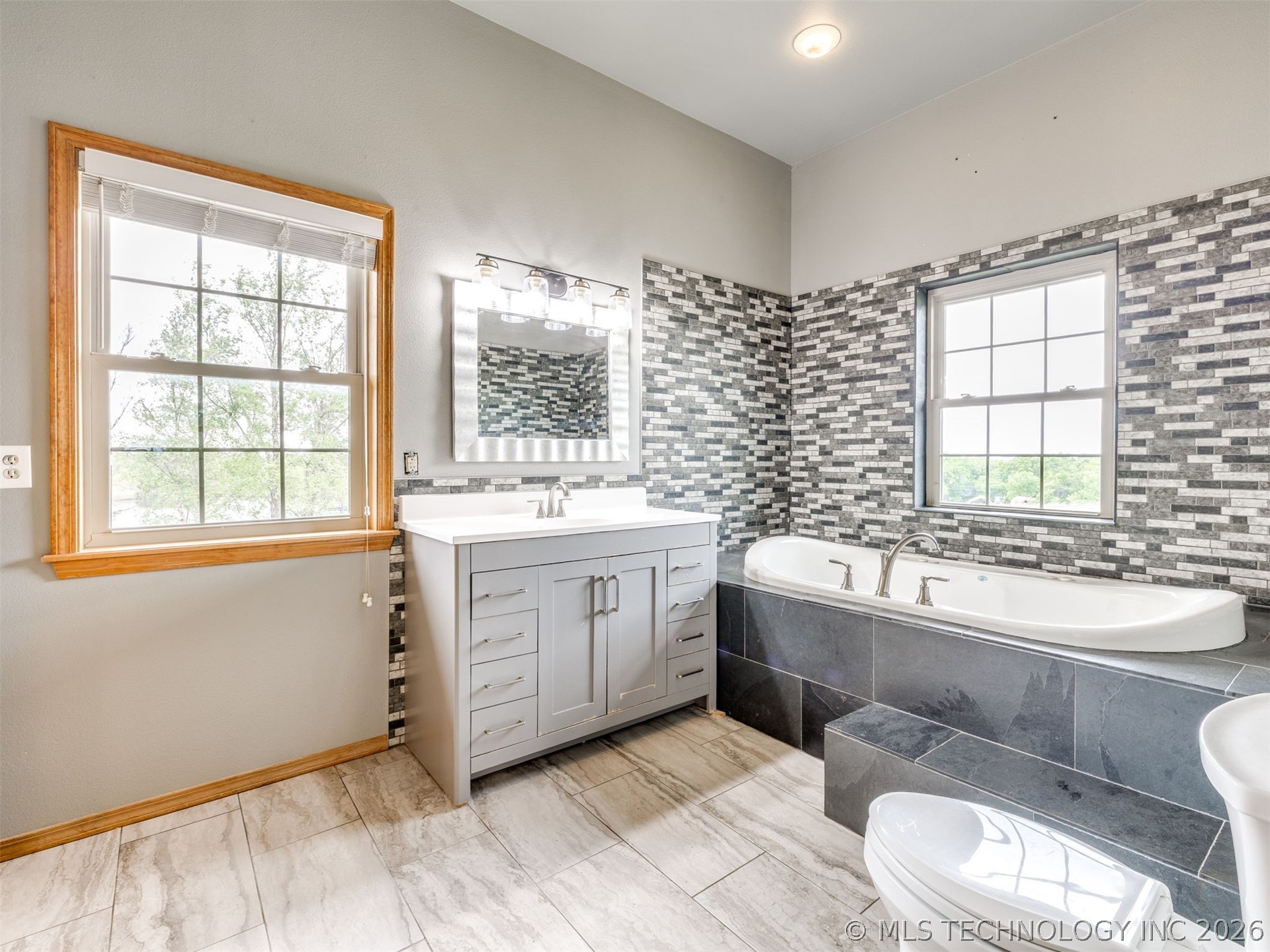 22825 N 406 Road Nowata OK 74048