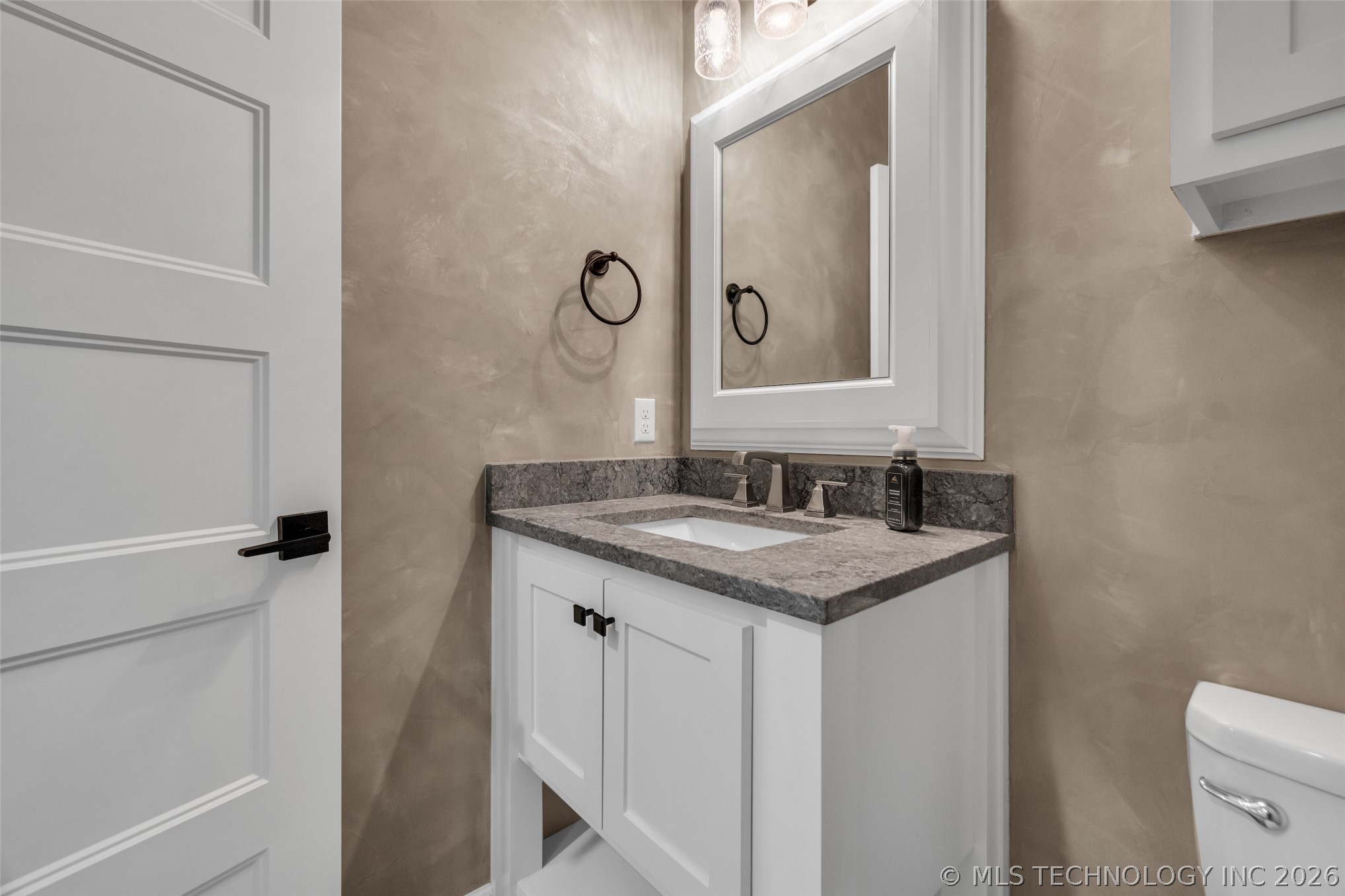 8711 S Phoenix Place Tulsa OK 74132