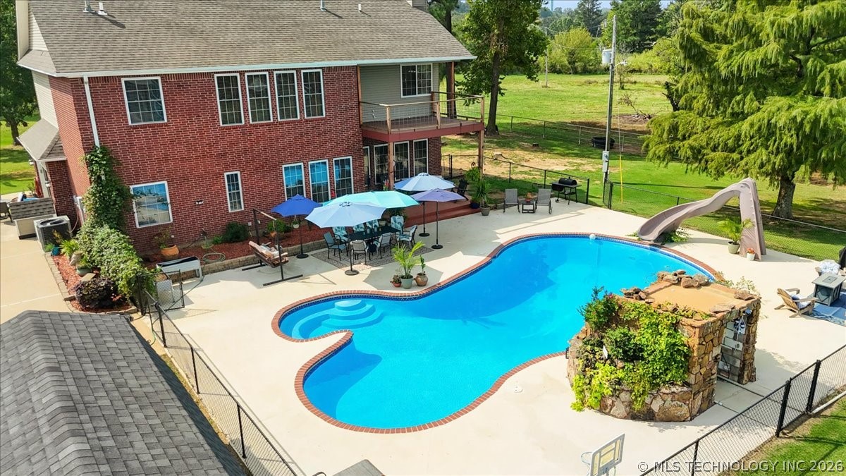 15562 State Highway 83 Howe OK 74940