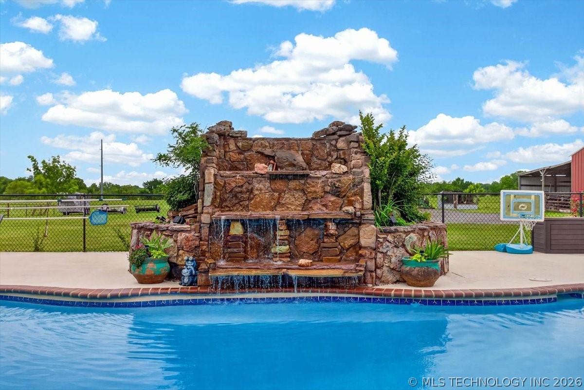 15562 State Highway 83 Howe OK 74940