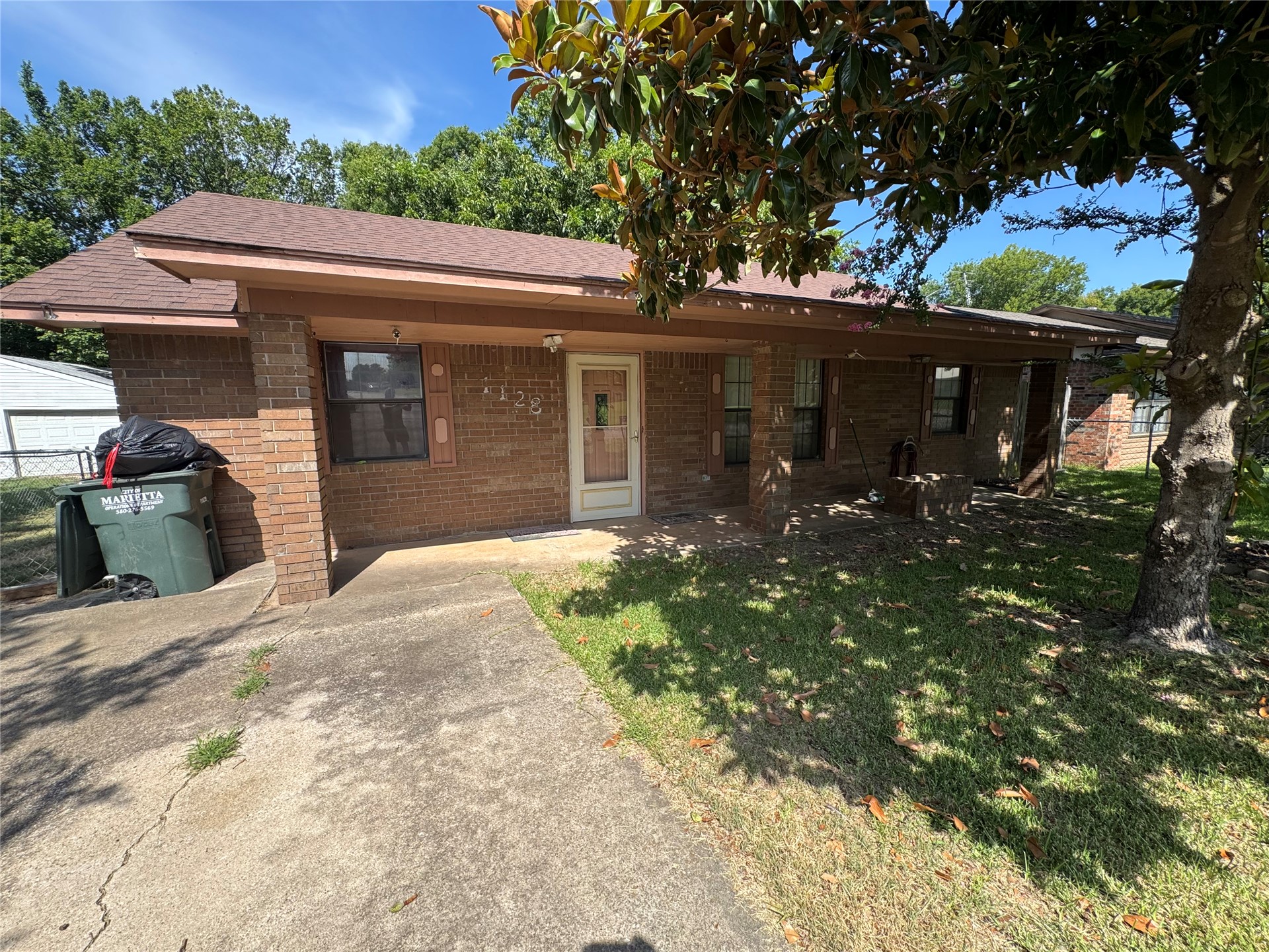 1608 E Crestview Avenue E Marietta OK 73448