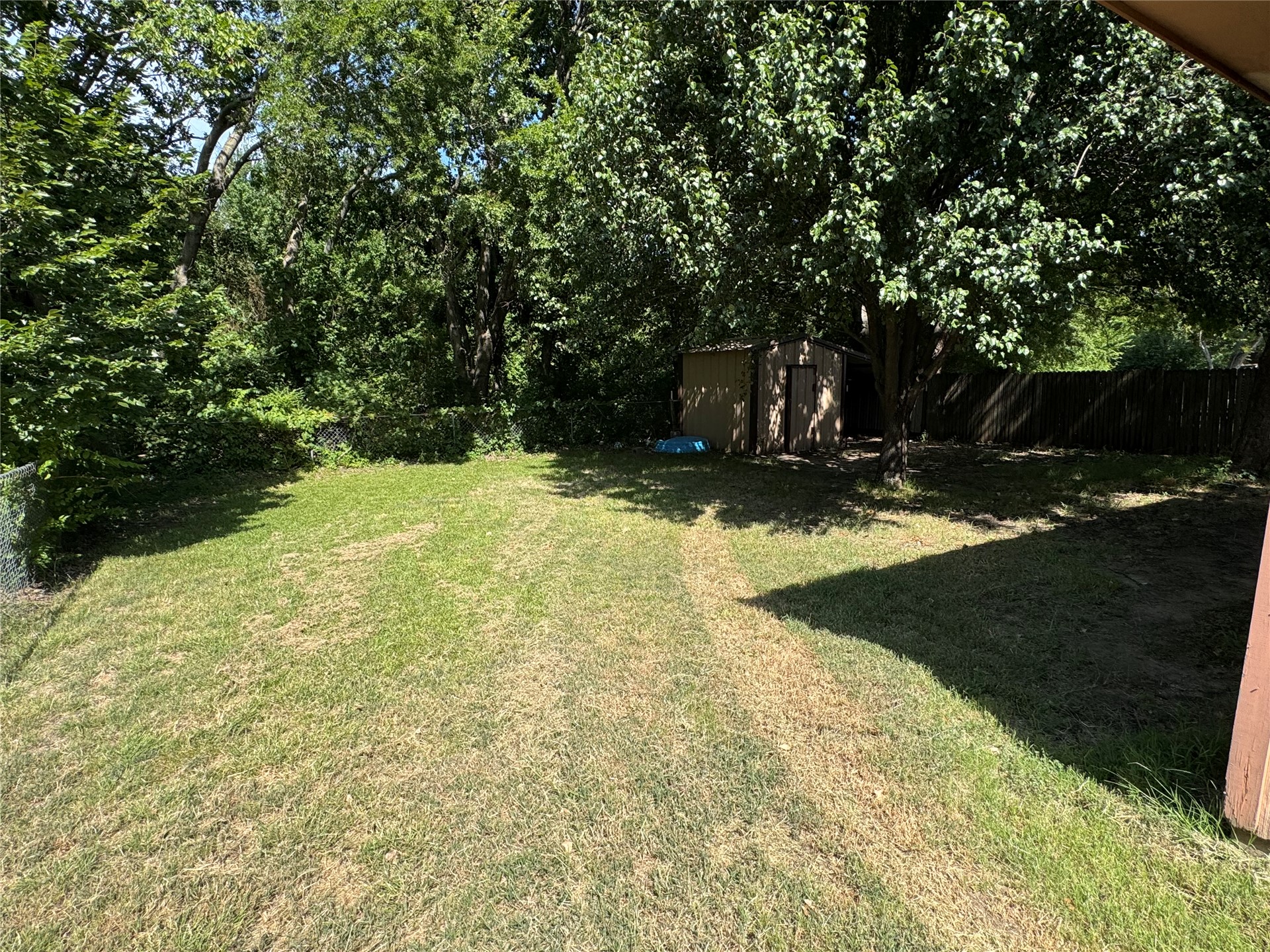 1608 E Crestview Avenue E Marietta OK 73448