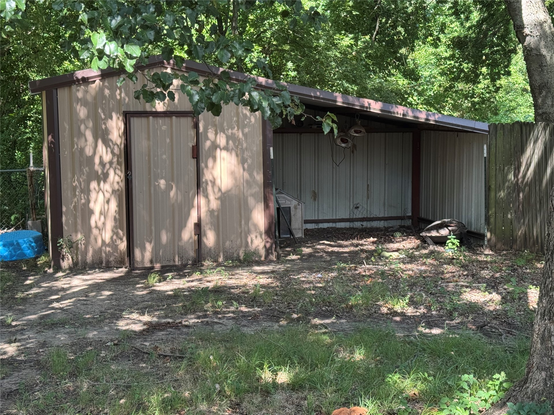 1608 E Crestview Avenue E Marietta OK 73448