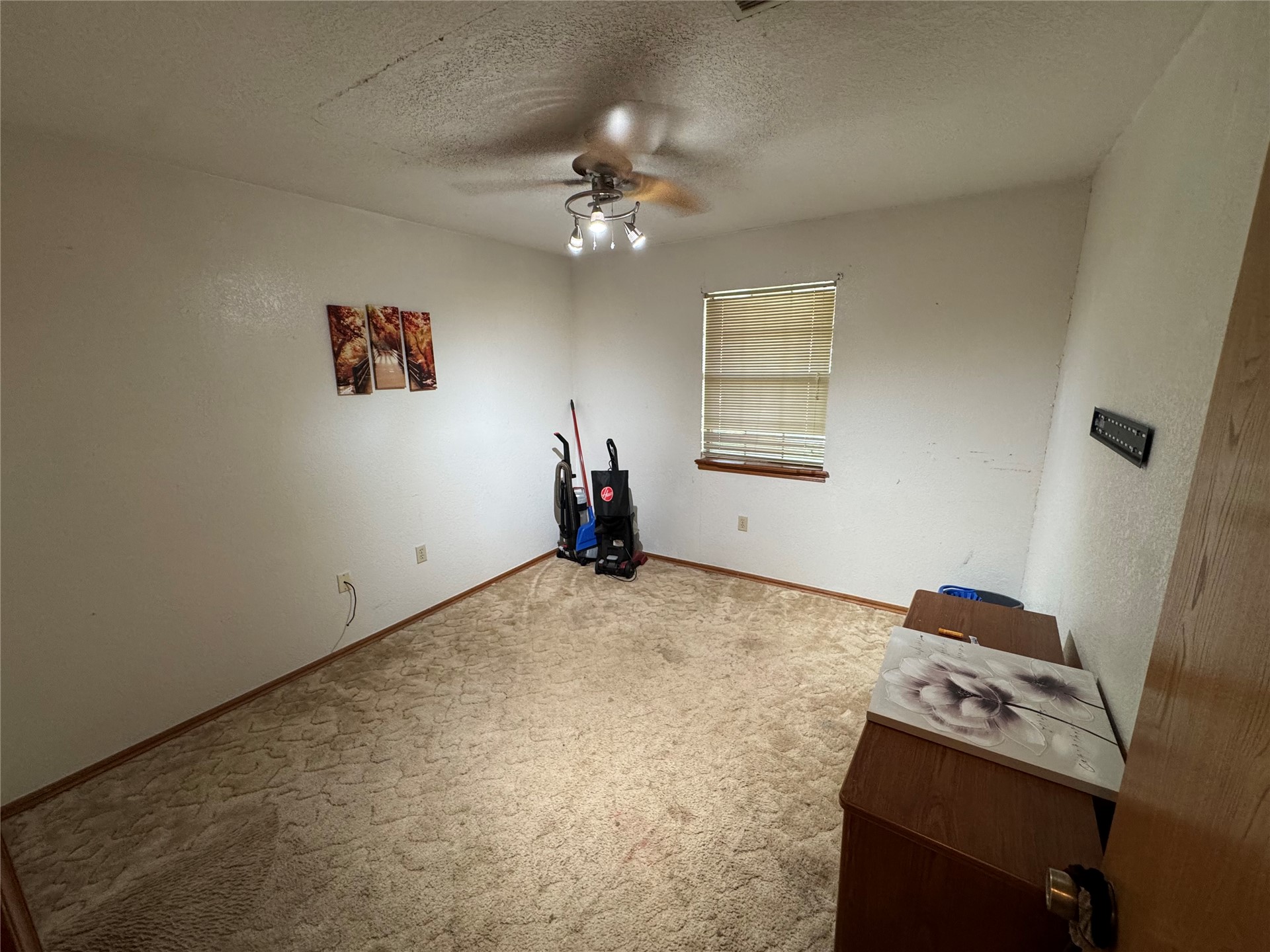 1608 E Crestview Avenue E Marietta OK 73448