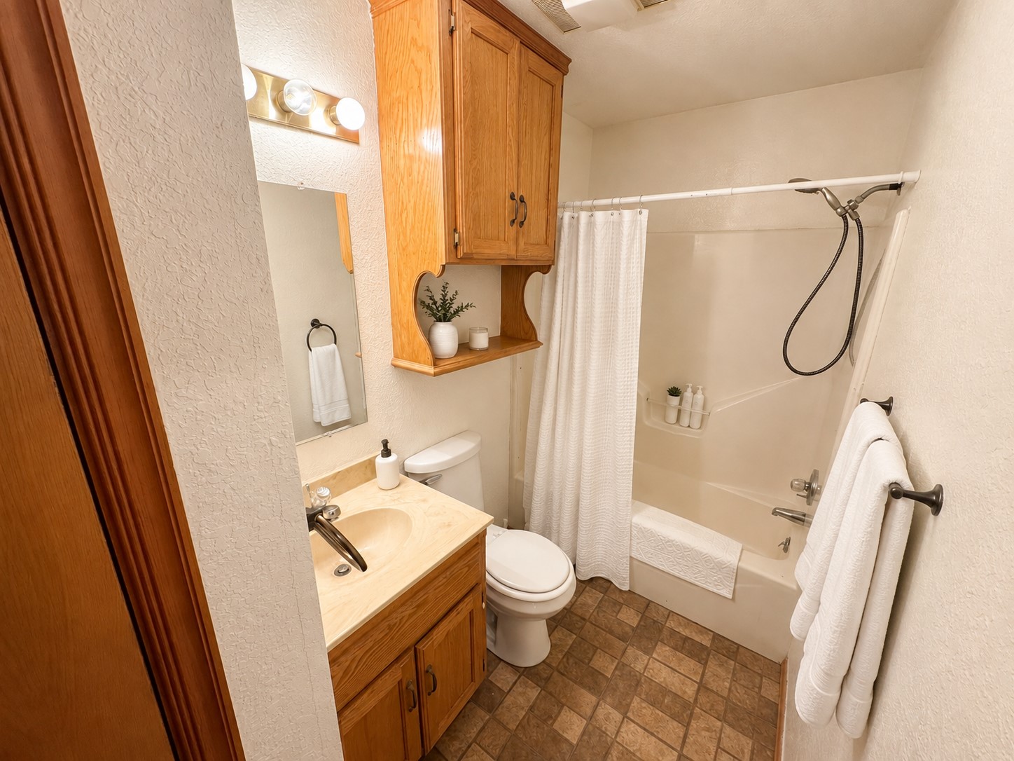 1608 E Crestview Avenue E Marietta OK 73448