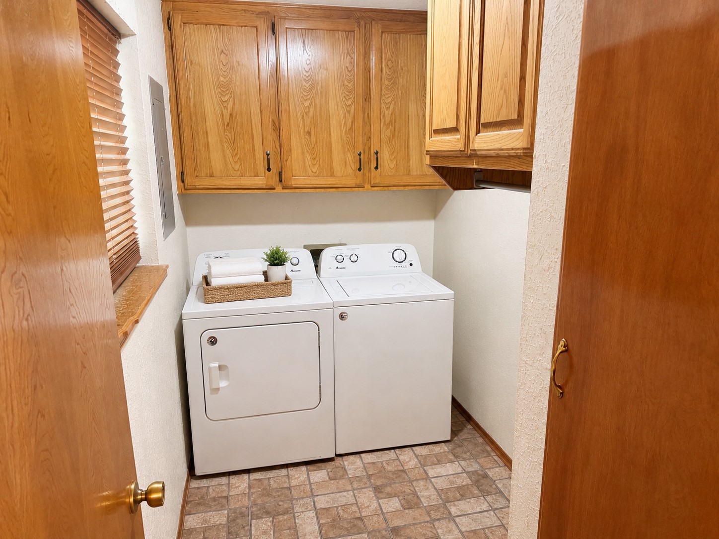 1608 E Crestview Avenue E Marietta OK 73448