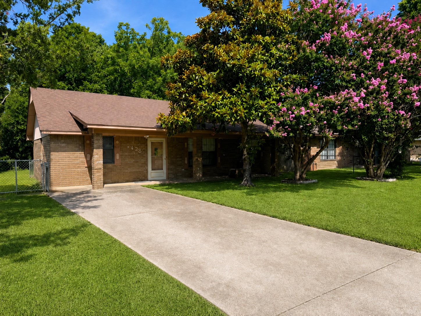 1608 E Crestview Avenue E Marietta OK 73448