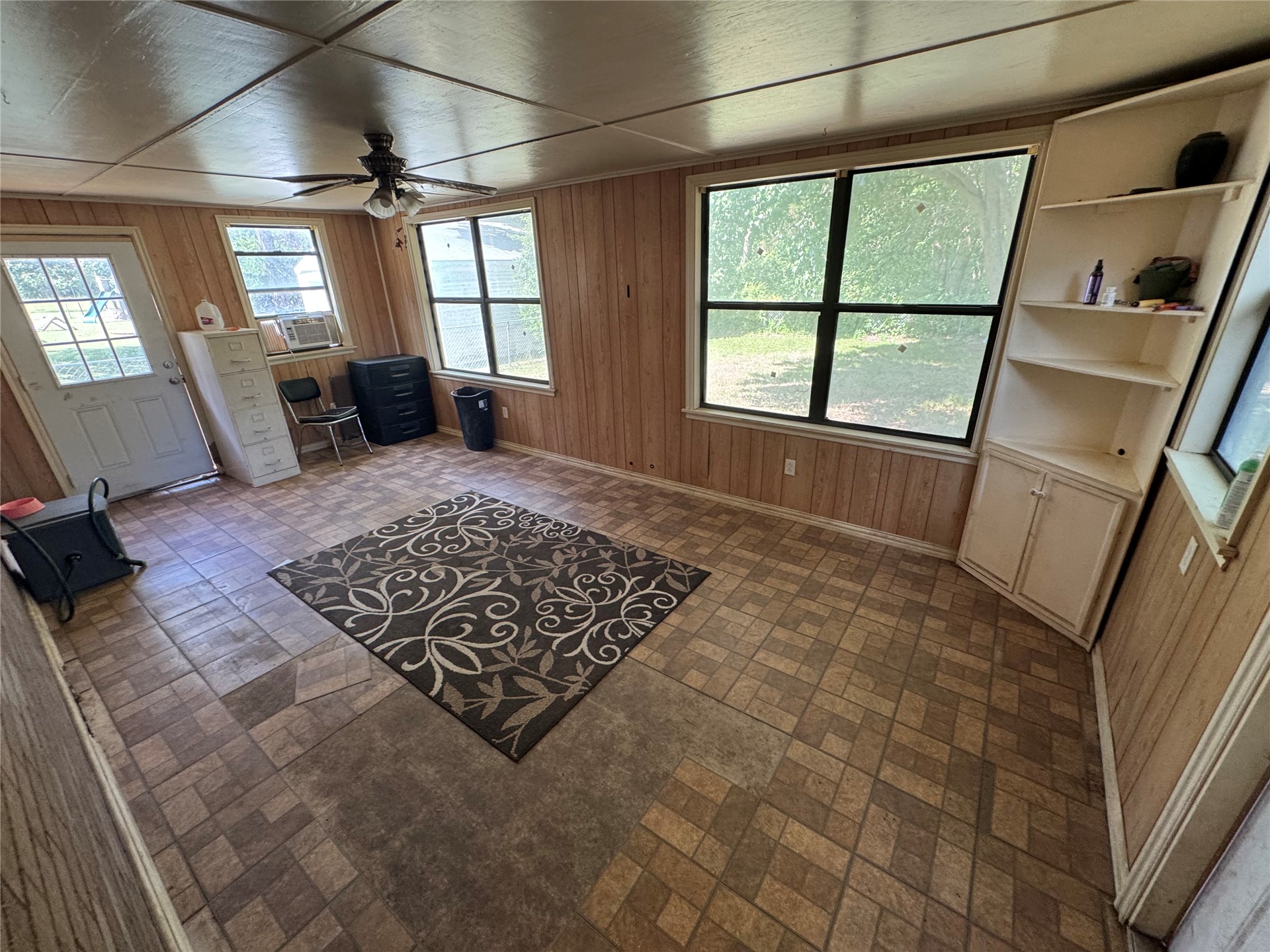 1608 E Crestview Avenue E Marietta OK 73448