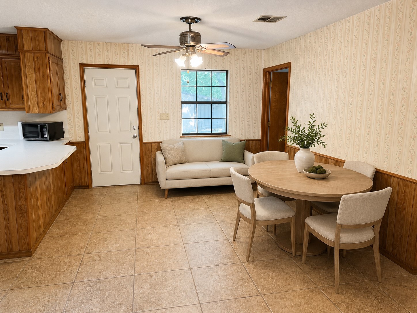 1608 E Crestview Avenue E Marietta OK 73448