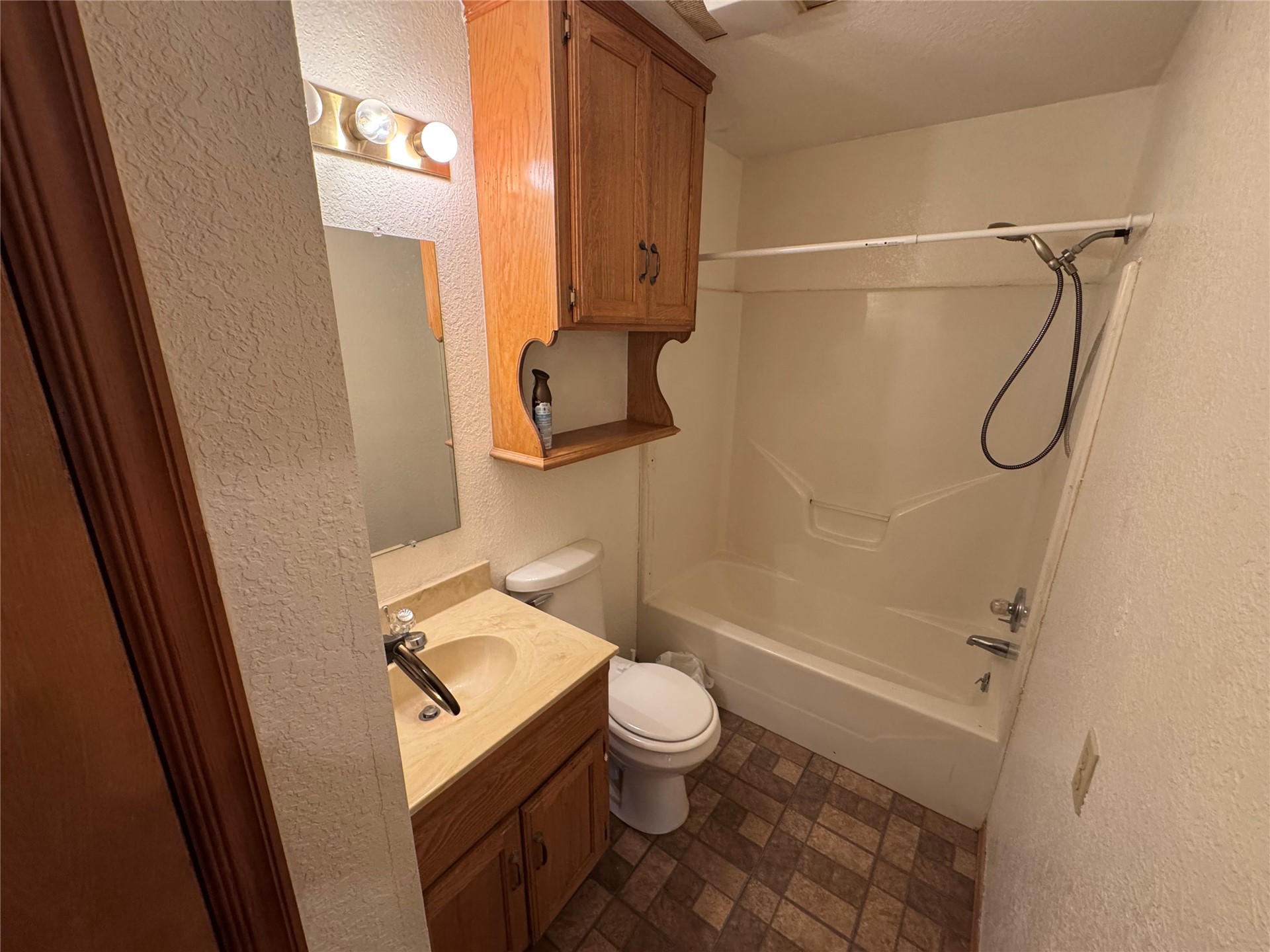 1608 E Crestview Avenue E Marietta OK 73448
