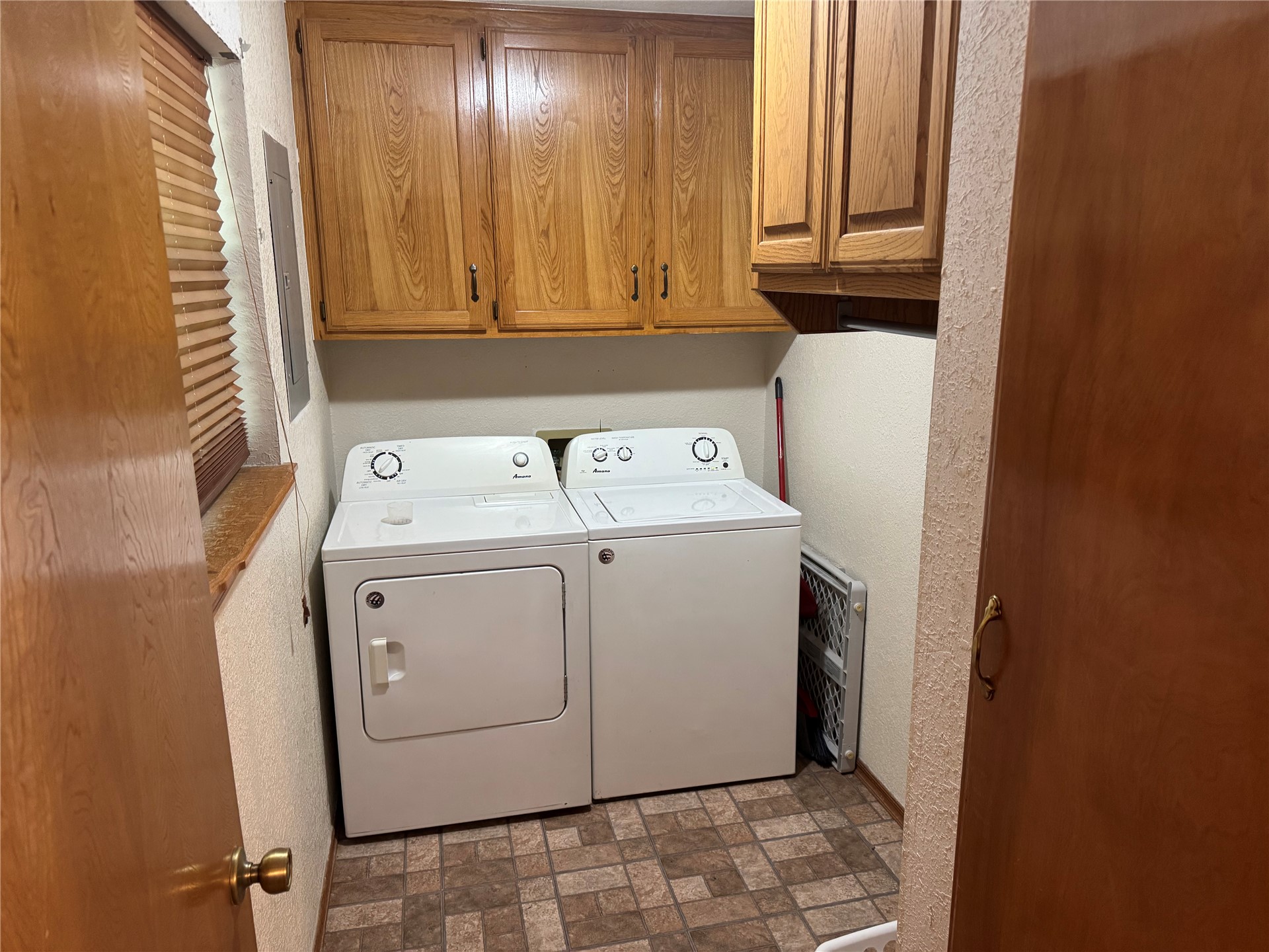1608 E Crestview Avenue E Marietta OK 73448