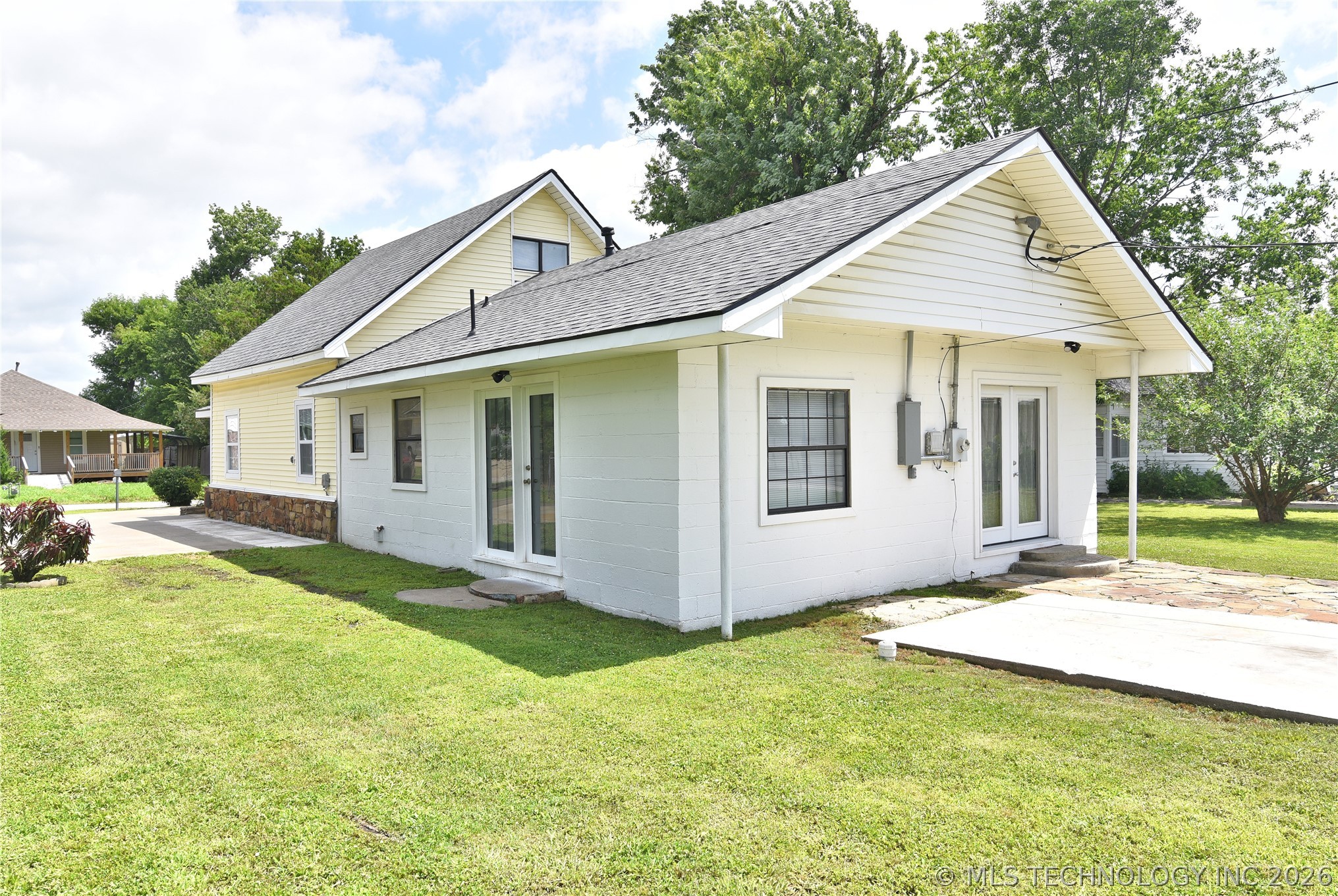 611 E 4th Street Claremore OK 74017