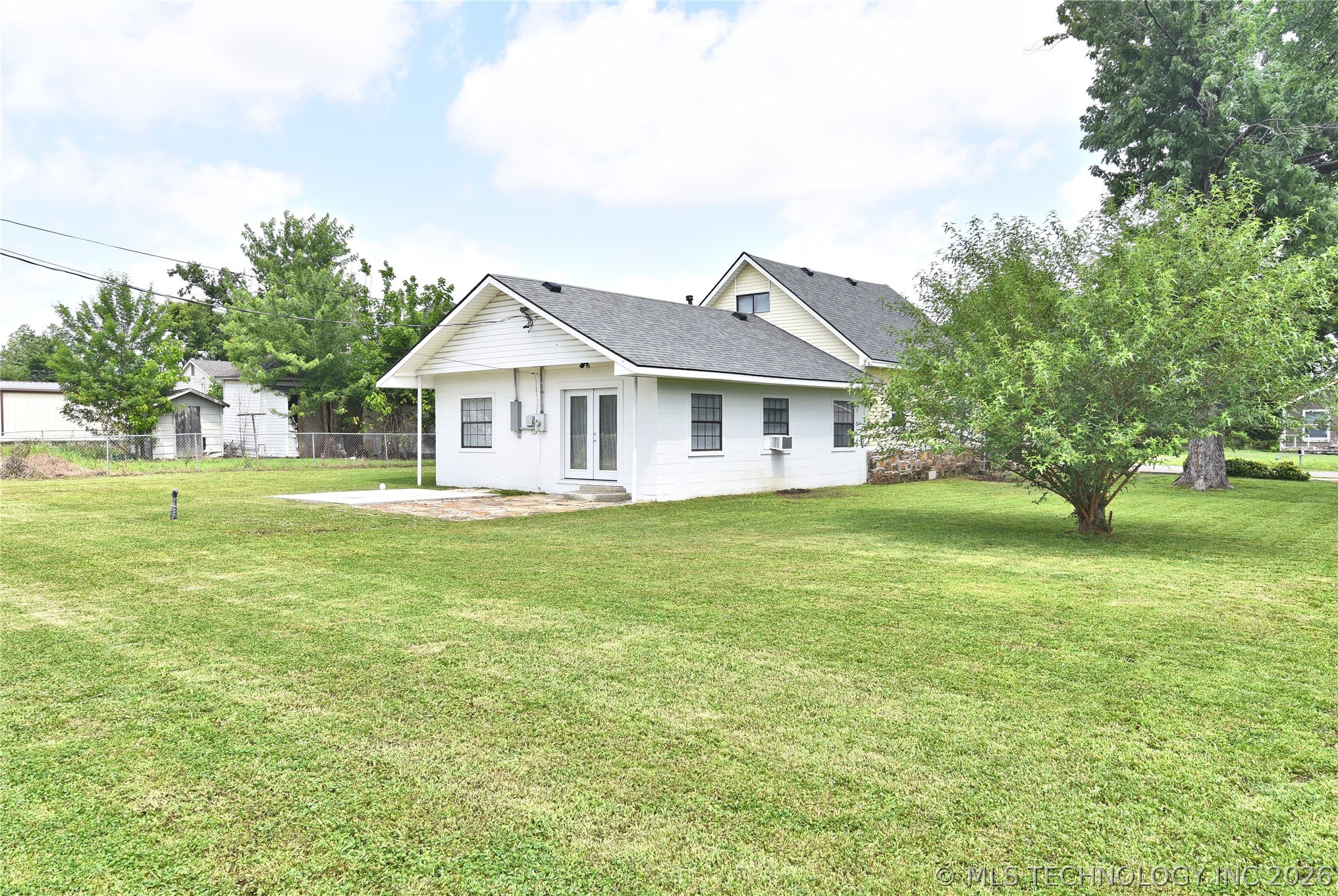 611 E 4th Street Claremore OK 74017