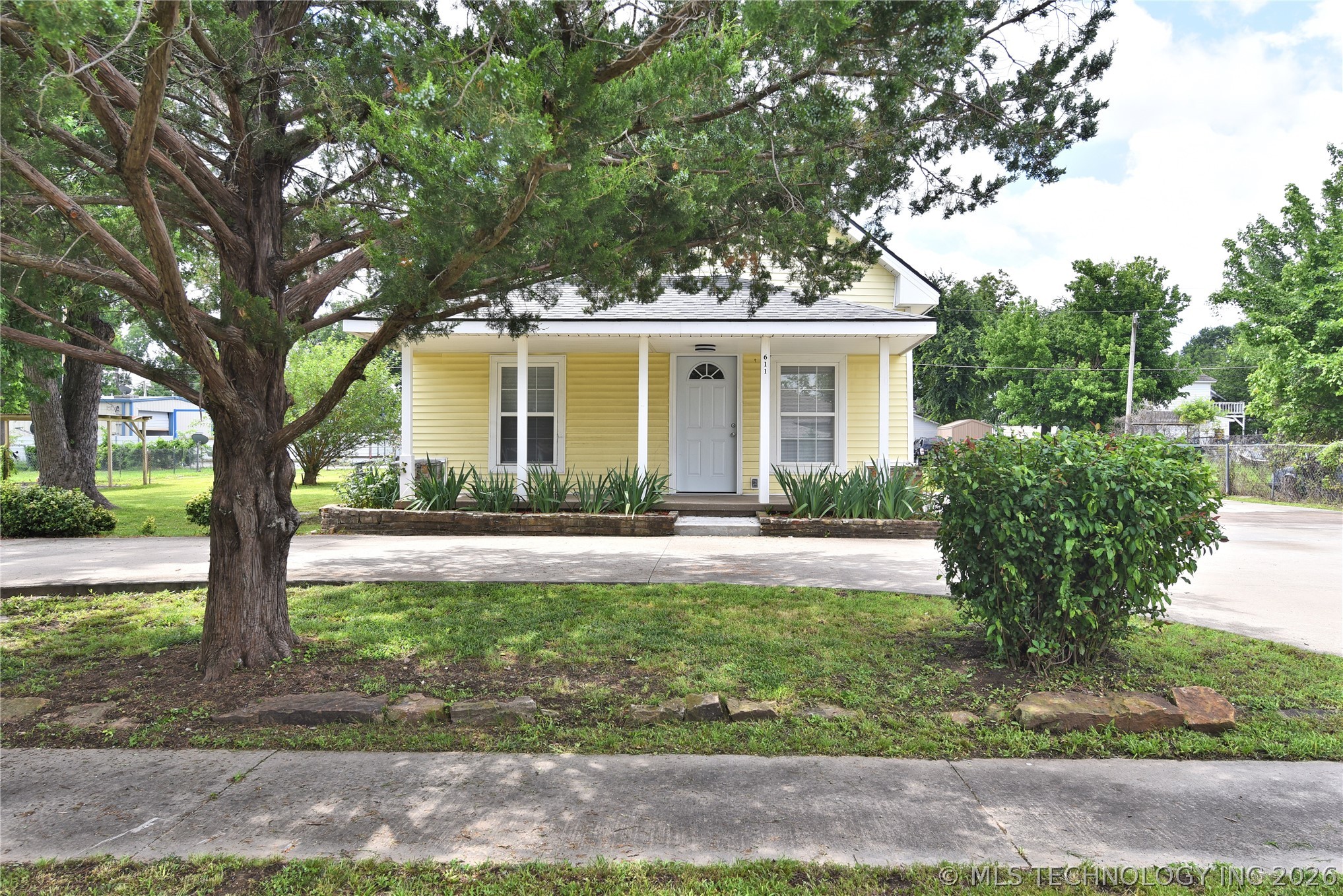 611 E 4th Street Claremore OK 74017