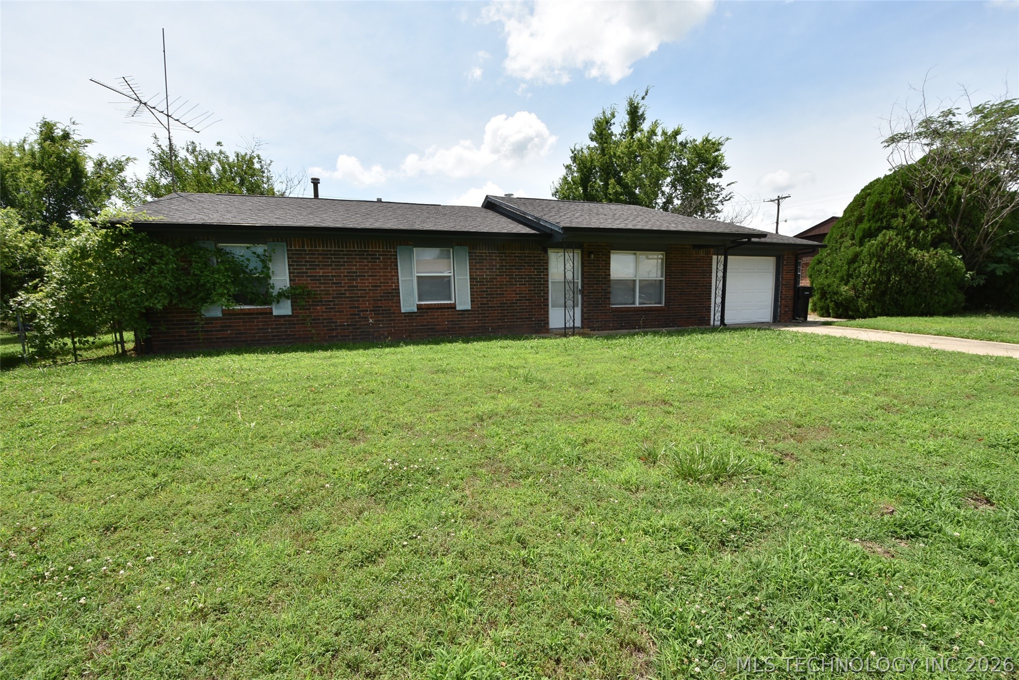 930 N Alex Noon Street Wetumka OK 74883