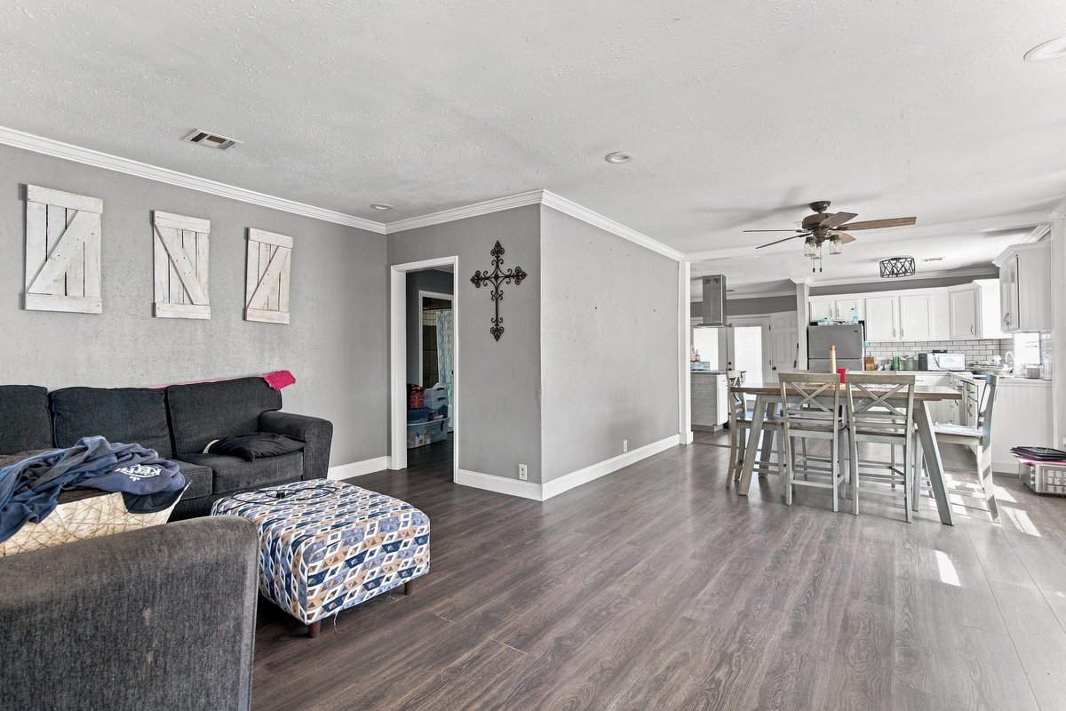 919 W North Avenue Checotah OK 74426