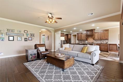 8262 N 70th Eastavenue Owasso OK 74055
