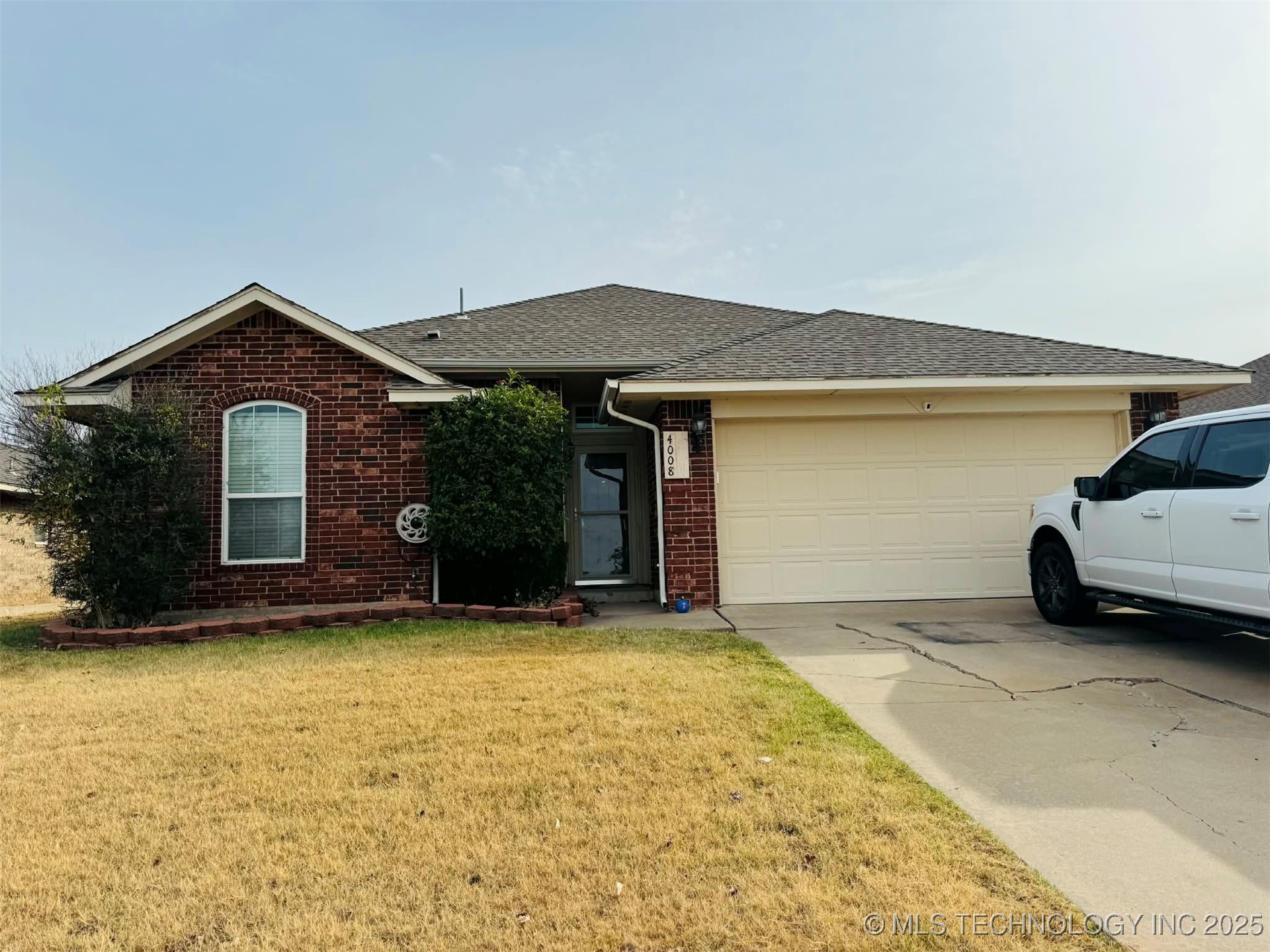 4008 Red Apple Moore OK 73160