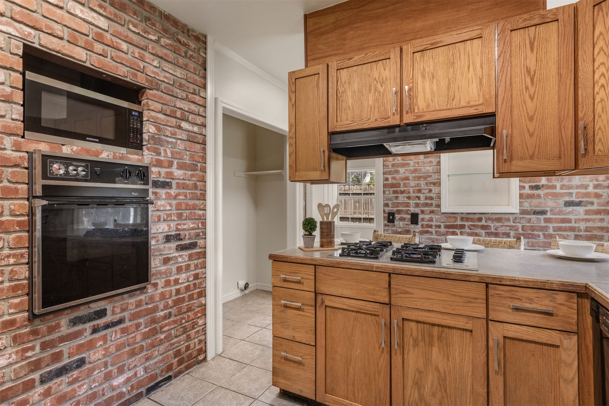 2433 S Gary Place Tulsa OK 74114