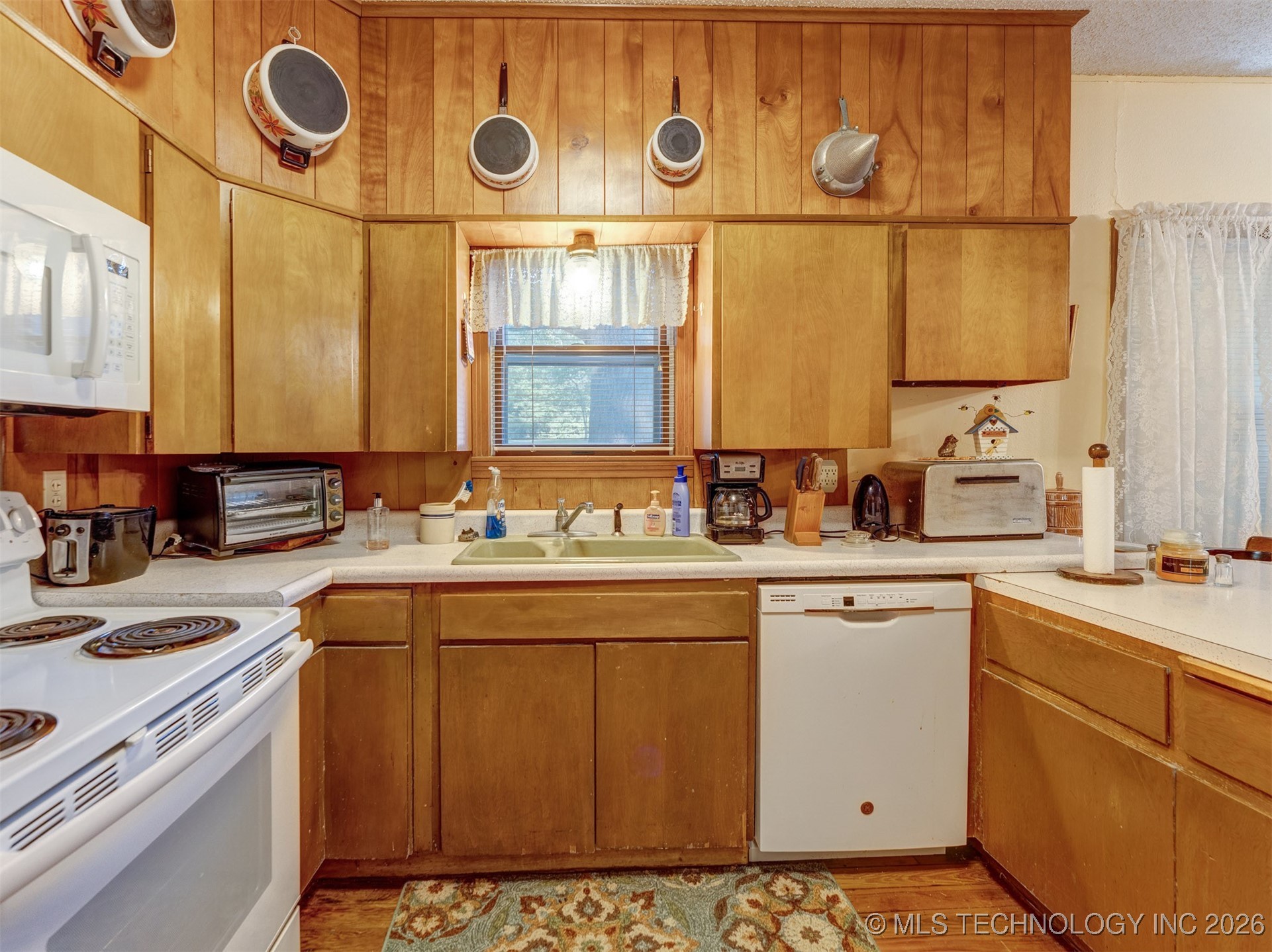 24613 E Lakeview Road Yale OK 74085