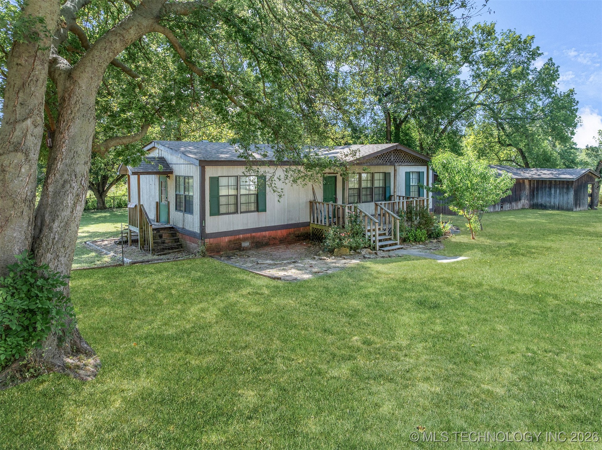 24613 E Lakeview Road Yale OK 74085