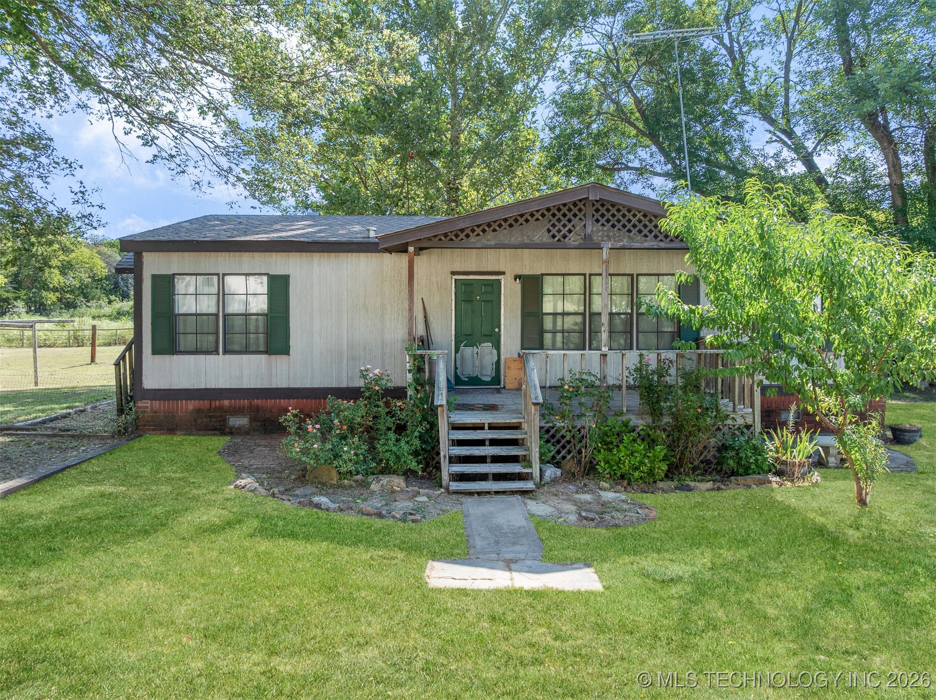 24613 E Lakeview Road Yale OK 74085