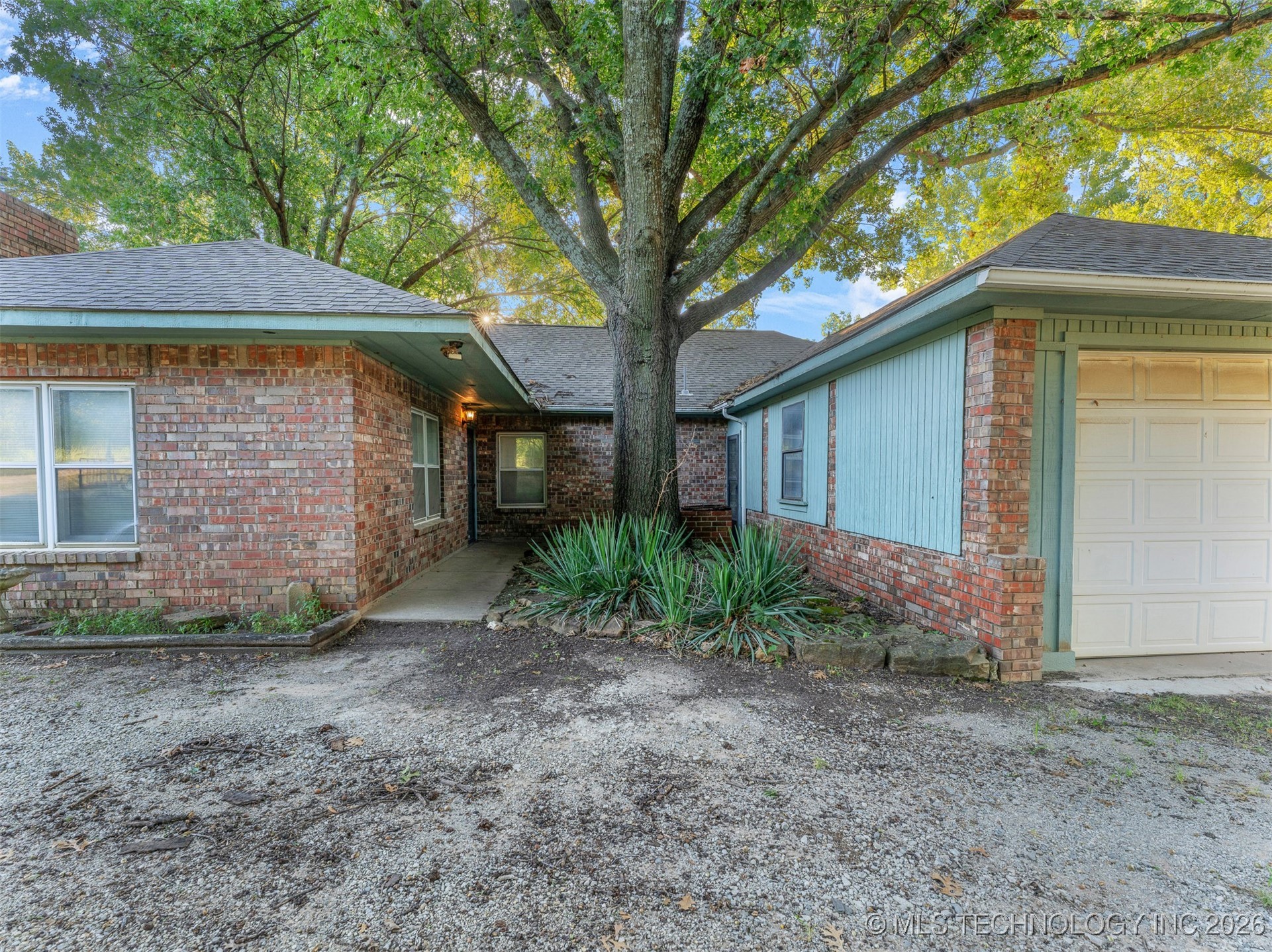 24613 E Lakeview Road Yale OK 74085
