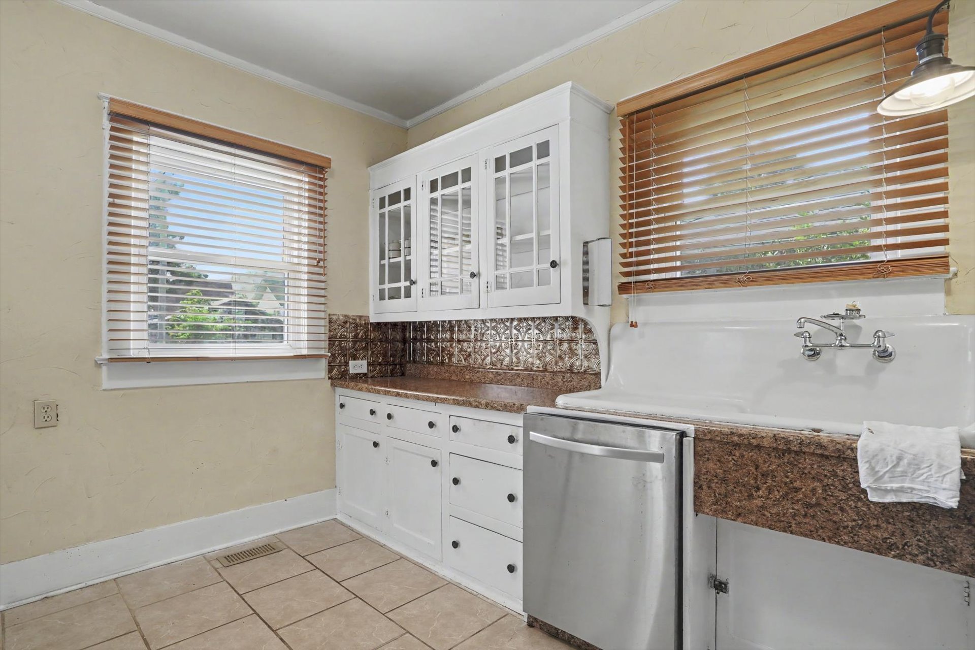 419 E 5th Street Claremore OK 74017