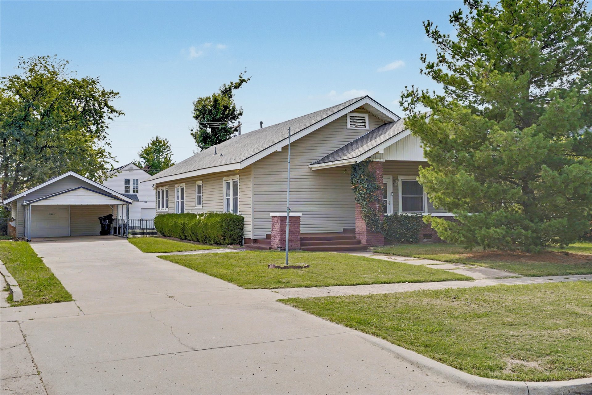 419 E 5th Street Claremore OK 74017