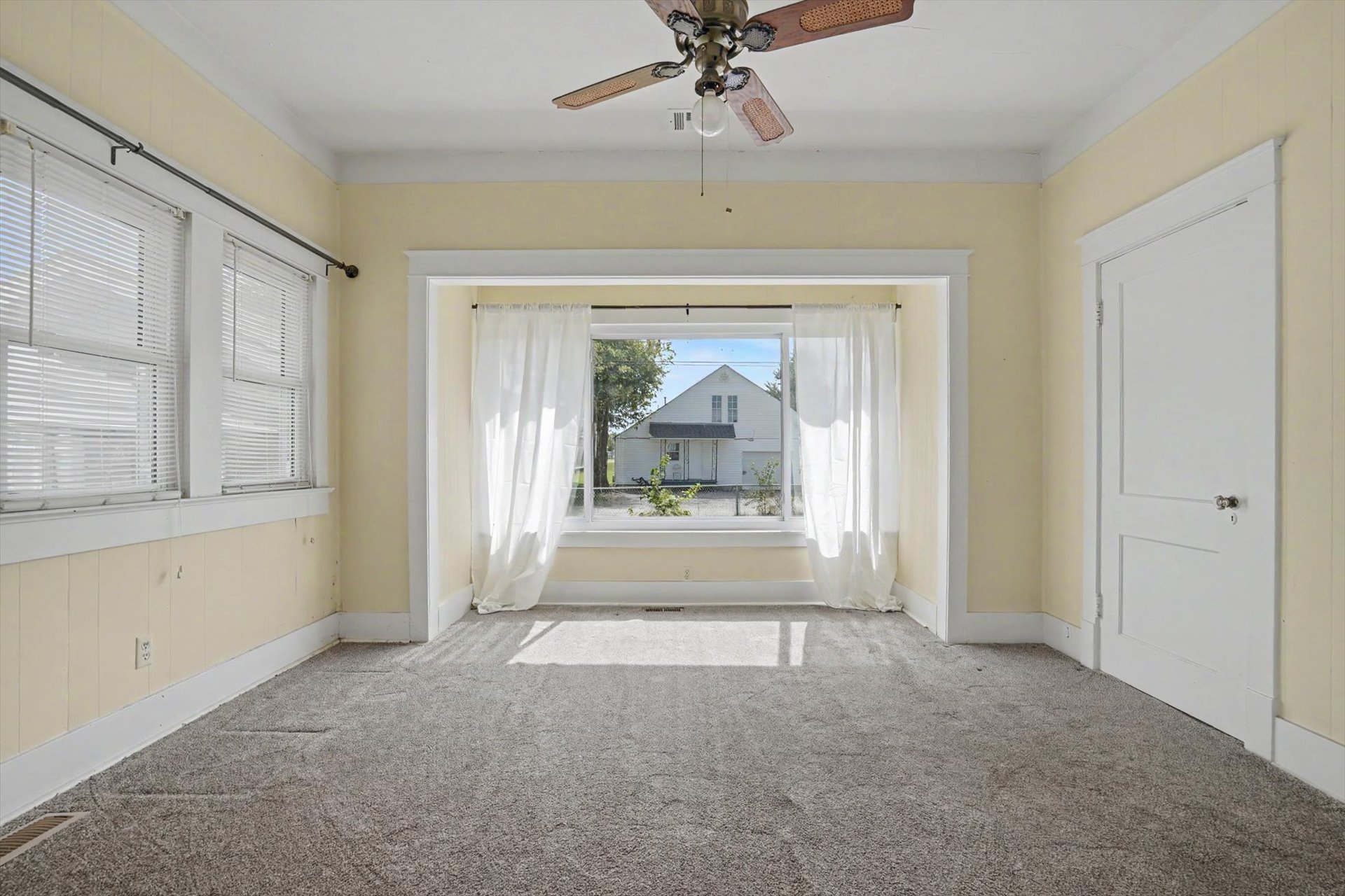 419 E 5th Street Claremore OK 74017