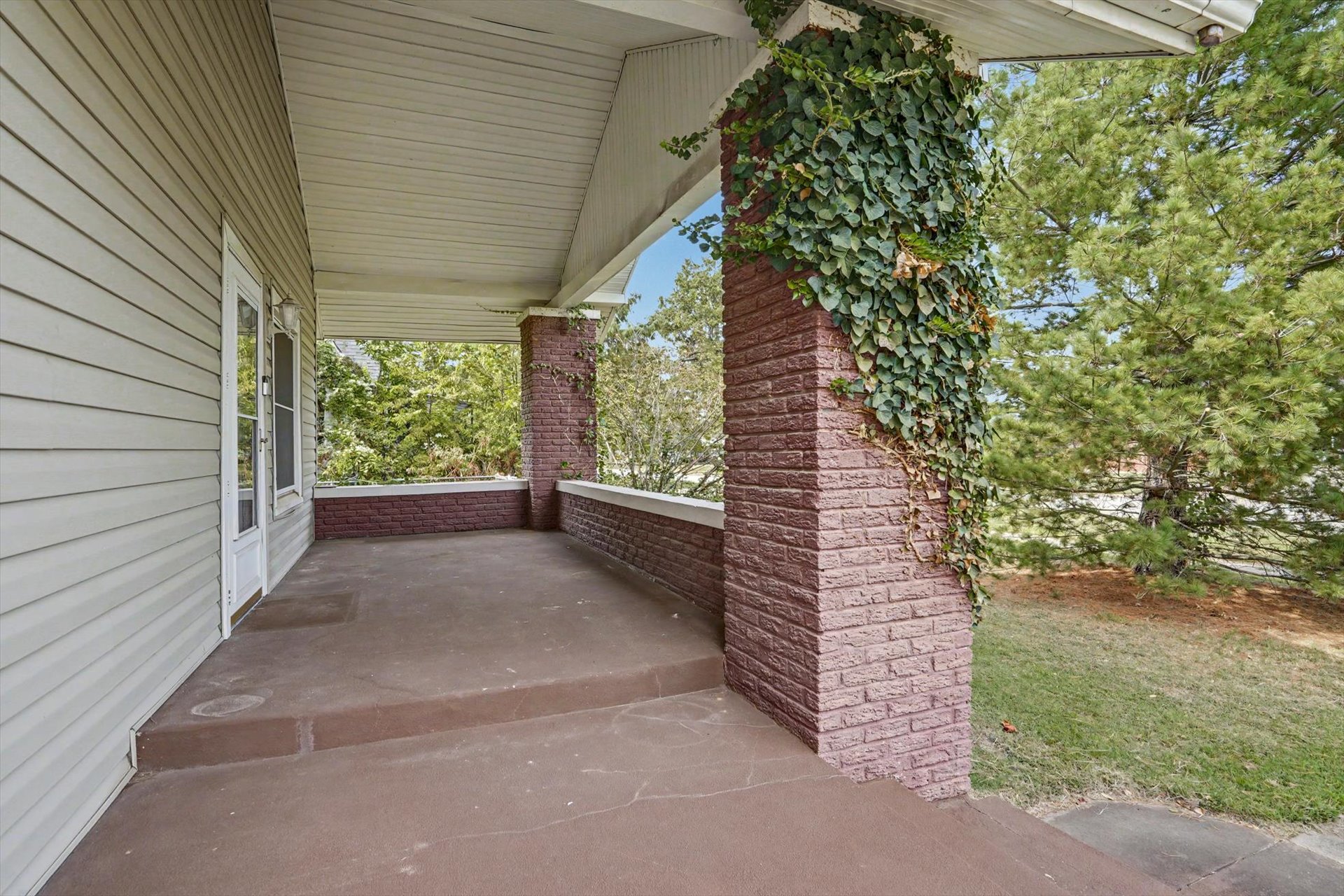 419 E 5th Street Claremore OK 74017