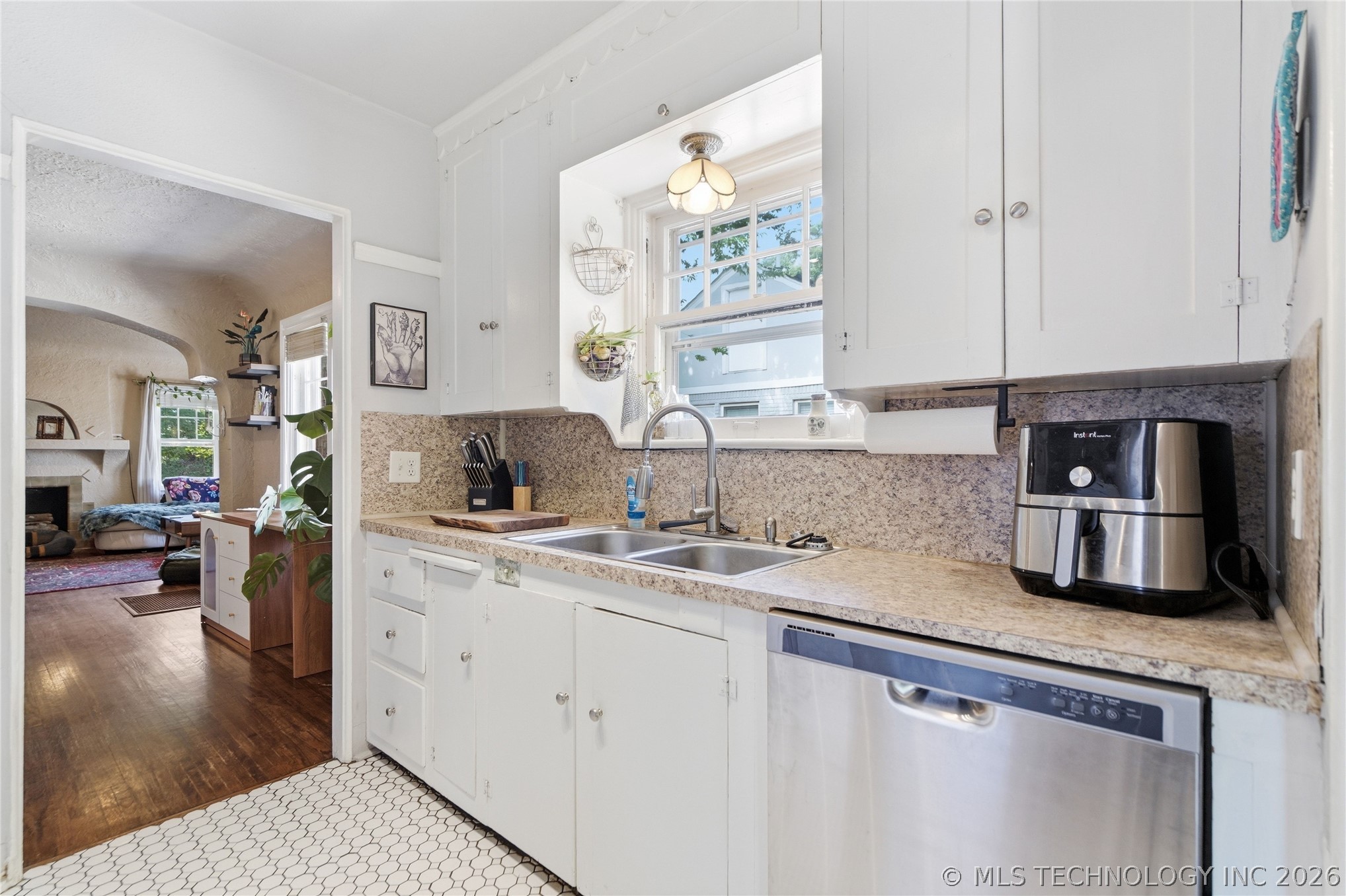 3319 E 8th Street Tulsa OK 74112