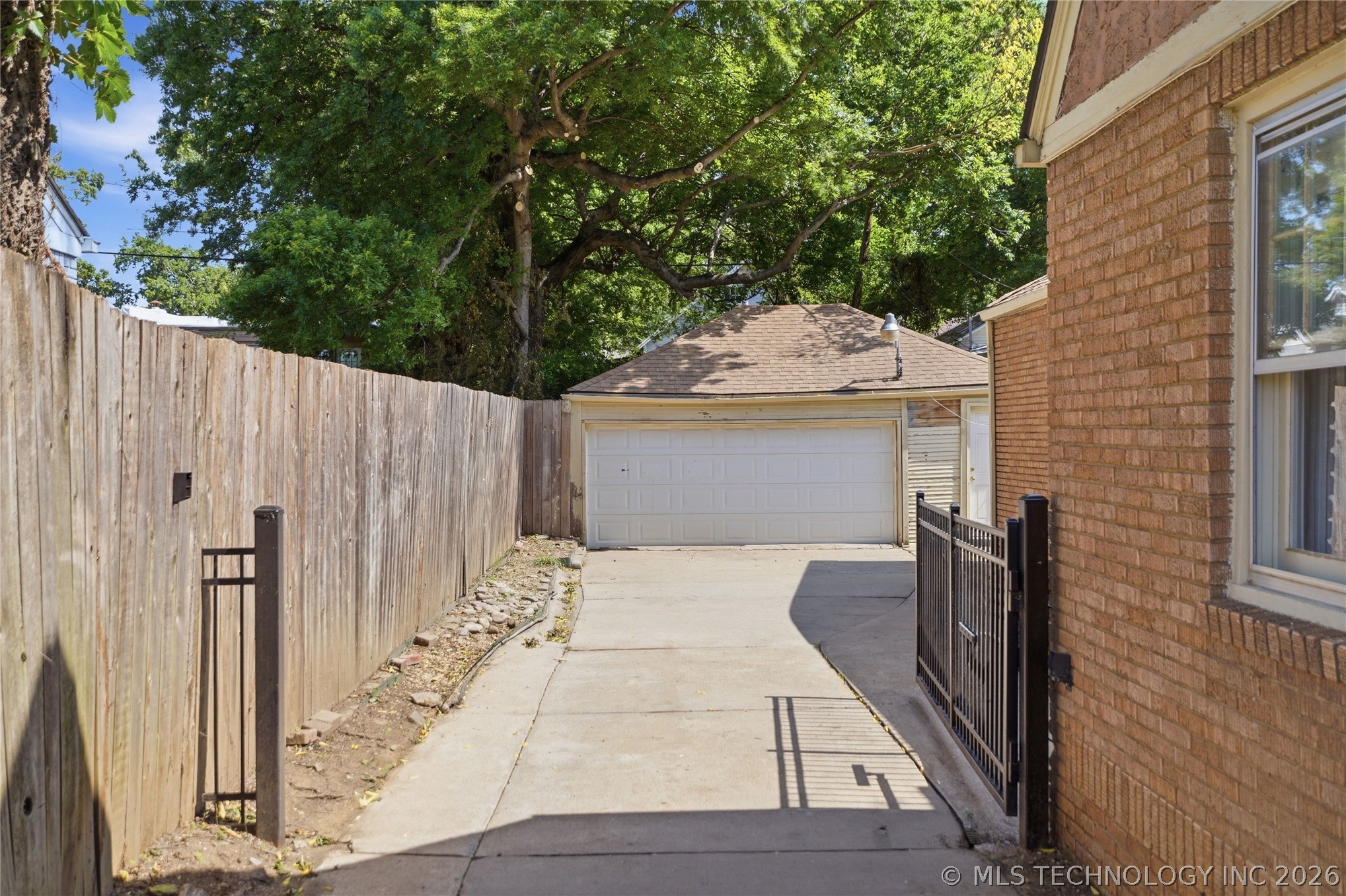 3319 E 8th Street Tulsa OK 74112
