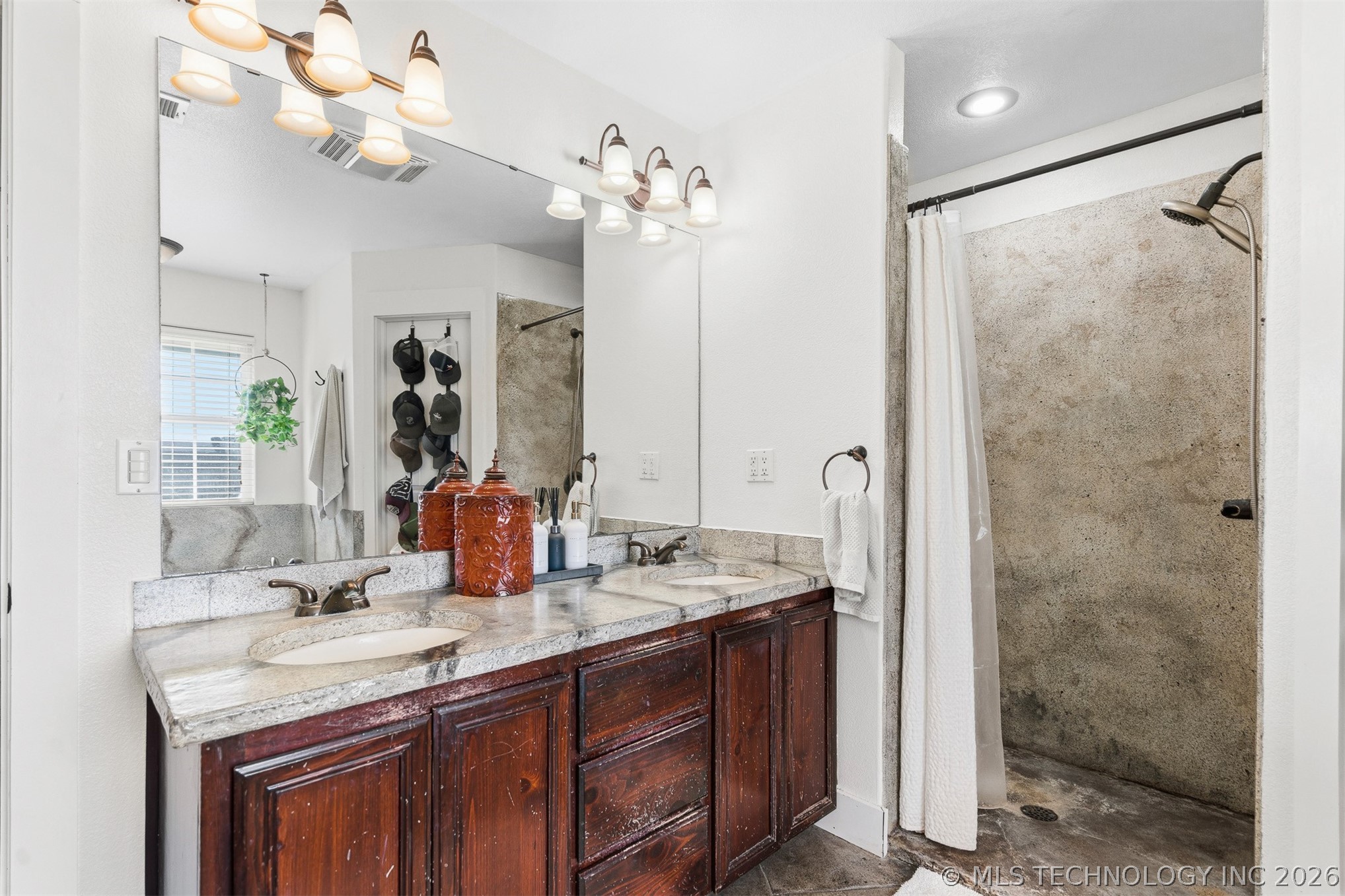 156 Abshire Circle Ardmore OK 73401