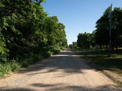 24751 S 200 Road Henryetta OK 74437