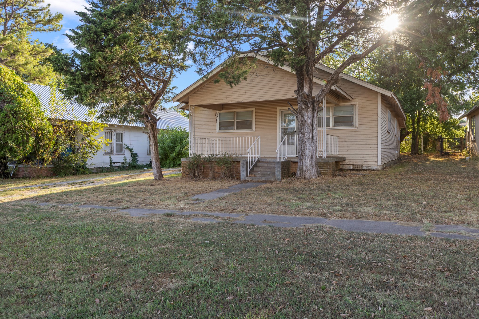 205 Broadway Street Konawa OK 74849