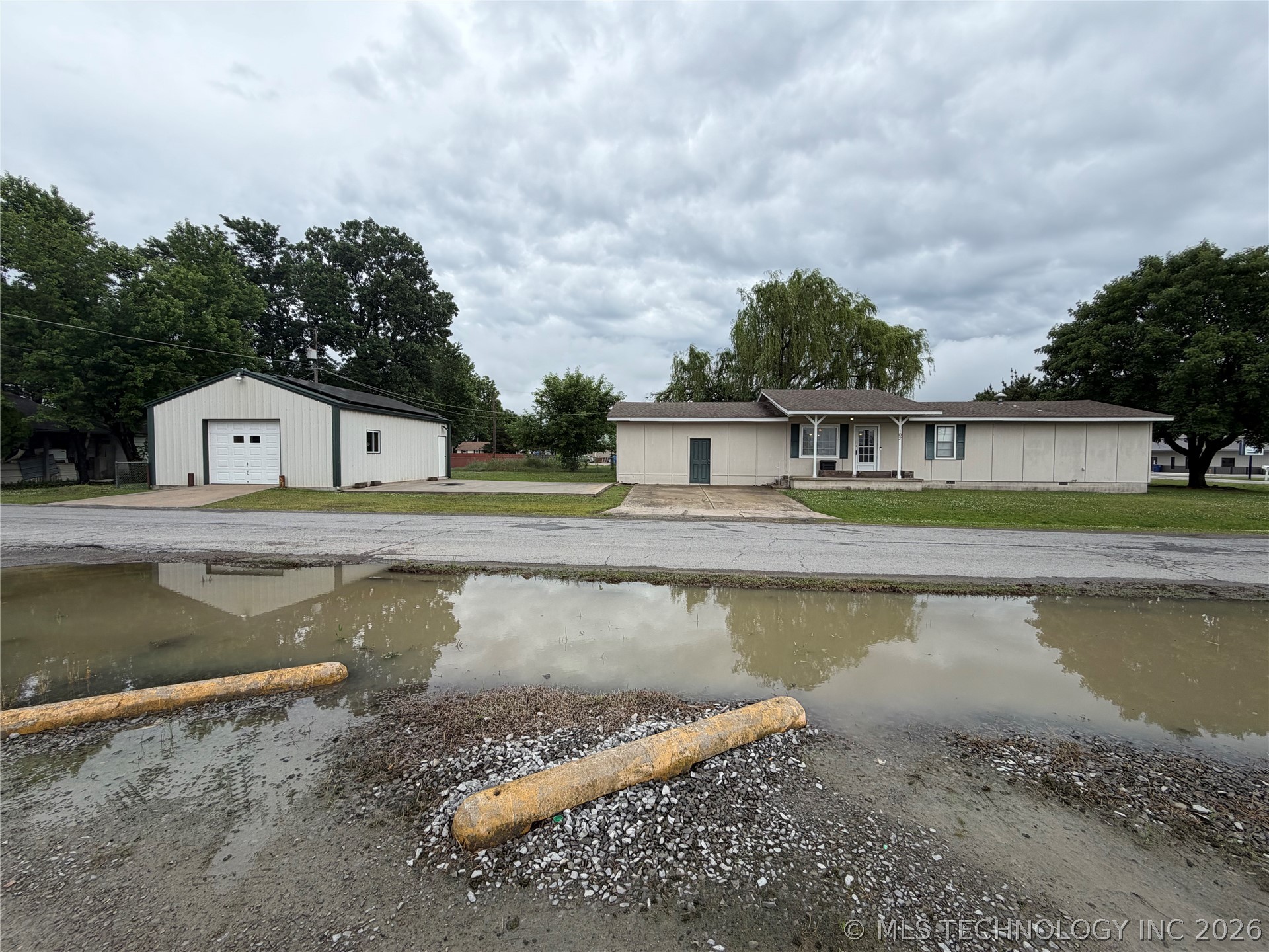 102 N 2nd Street Chouteau OK 74337